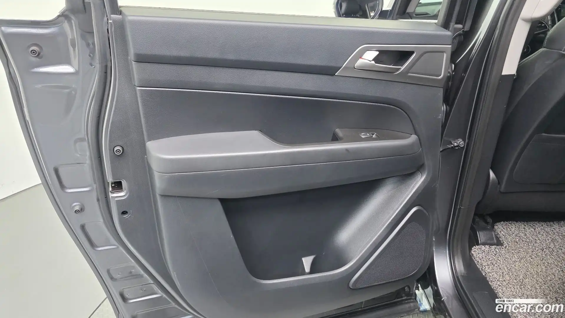 Rexton KG Mobility 2019.5-INNER-035