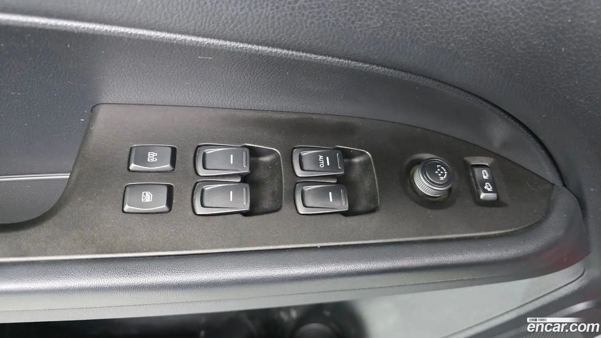 Rexton KG Mobility 2019.5-INNER-036