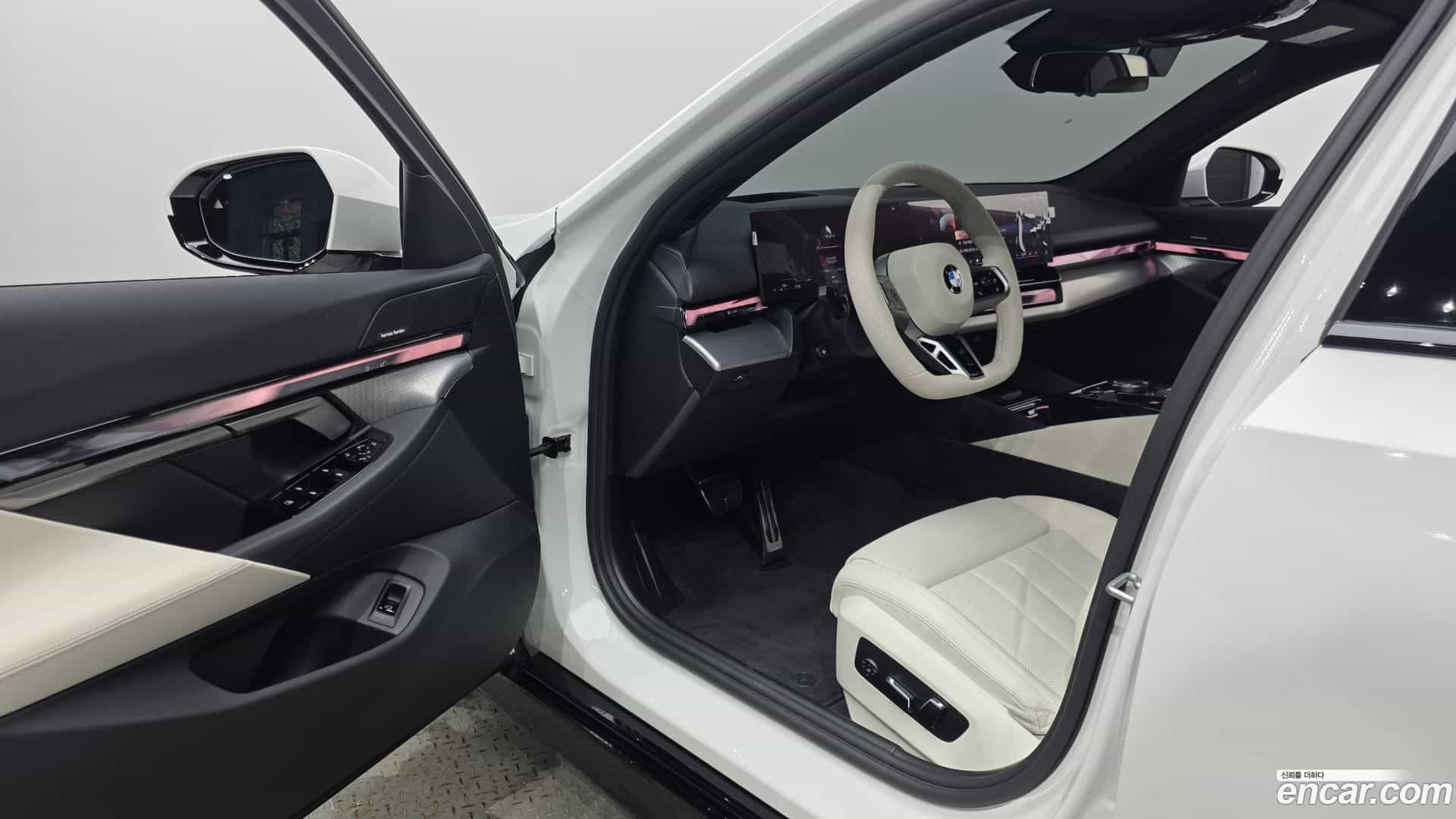5-Series BMW 2025.9-INNER-010