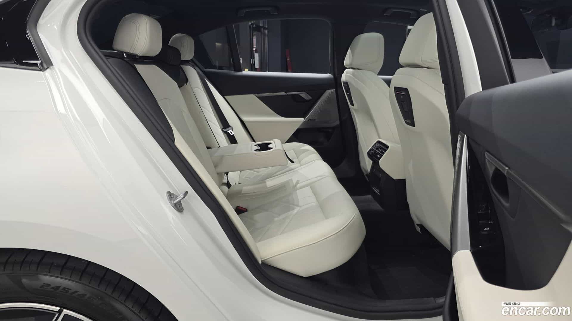 5-Series BMW 2025.9-OPTION-016