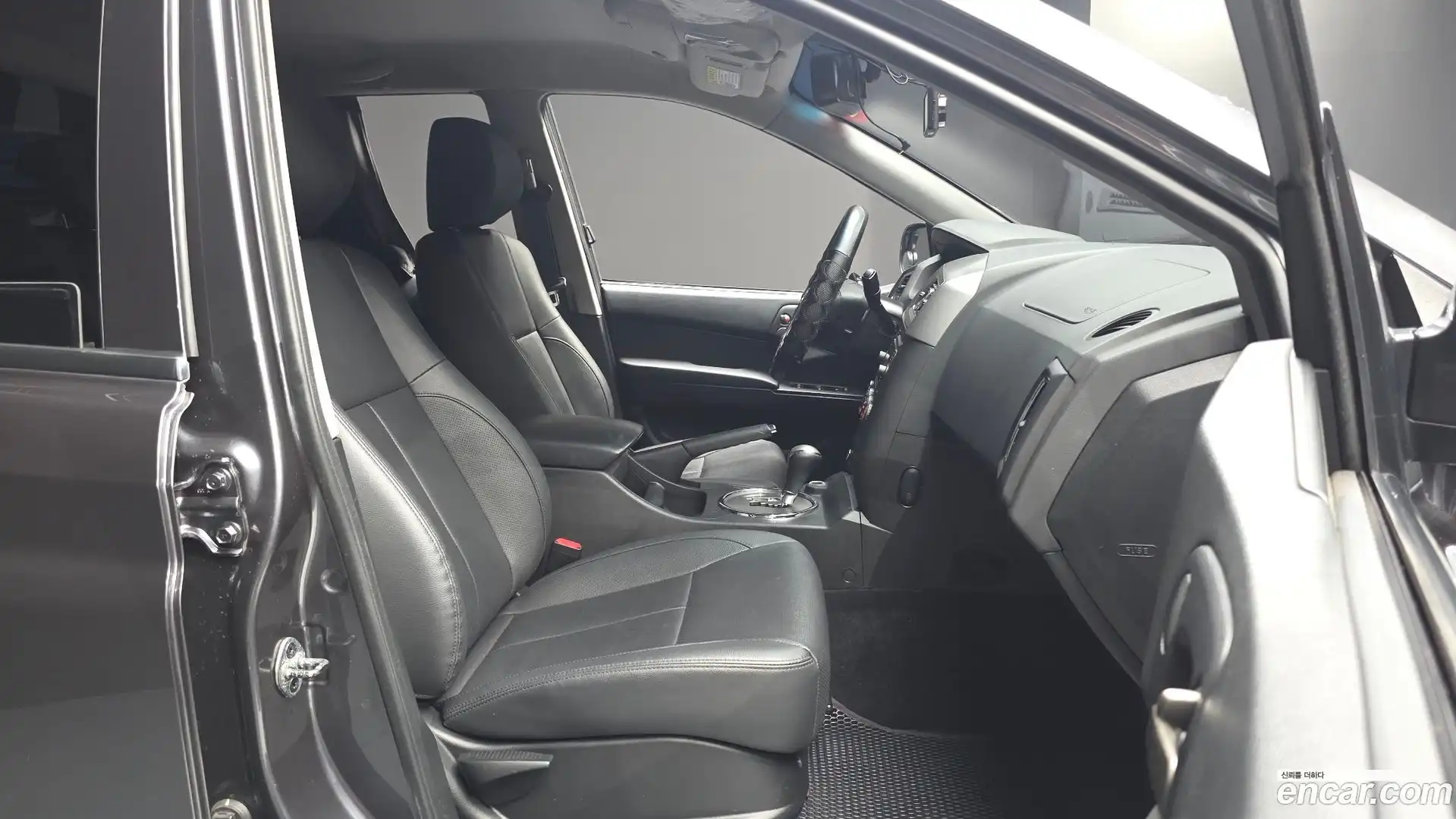 KORANDO KG Mobility 2018.0-INNER-036