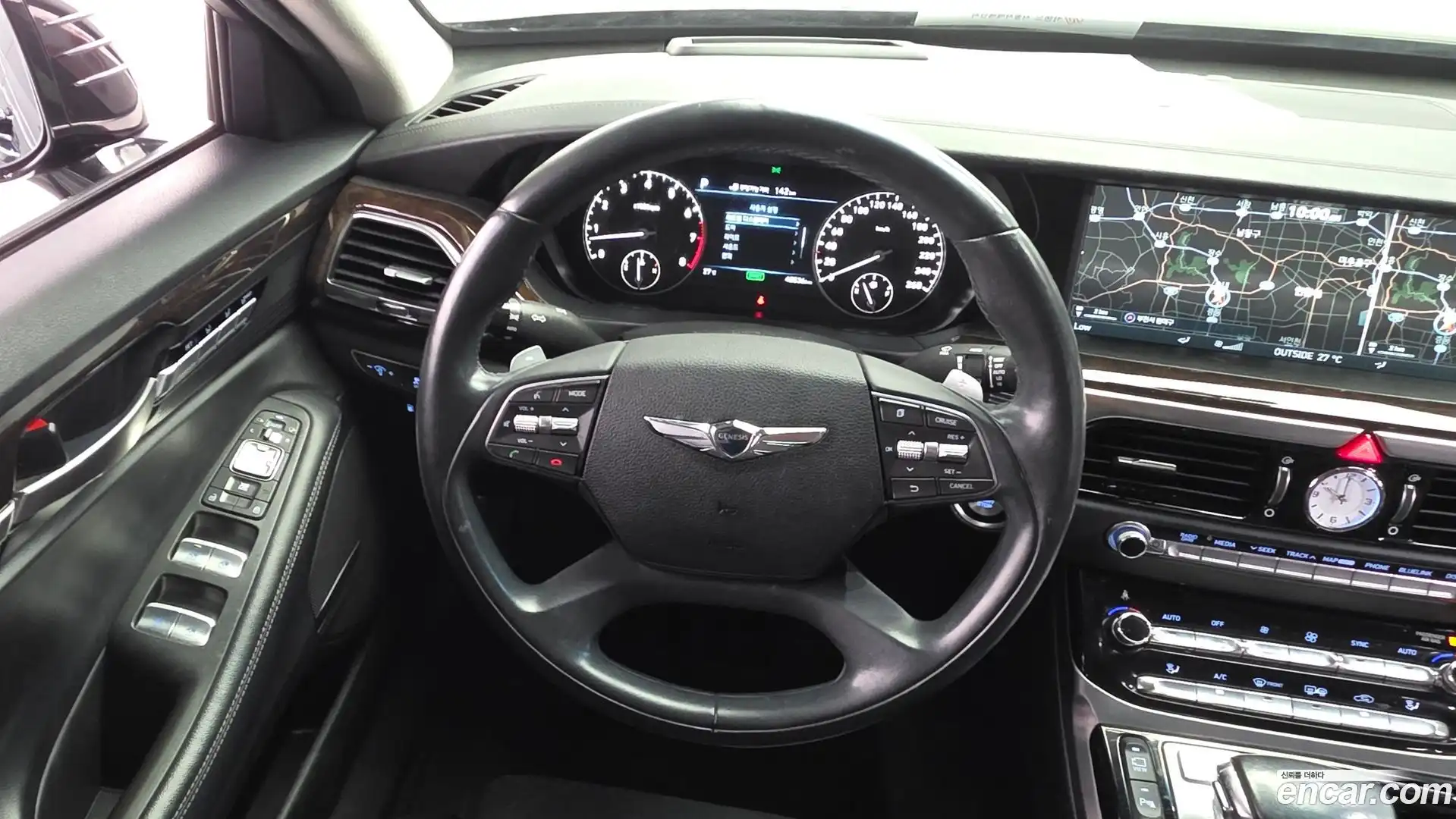 EQ900 Genesis 2016.5-OPTION-017