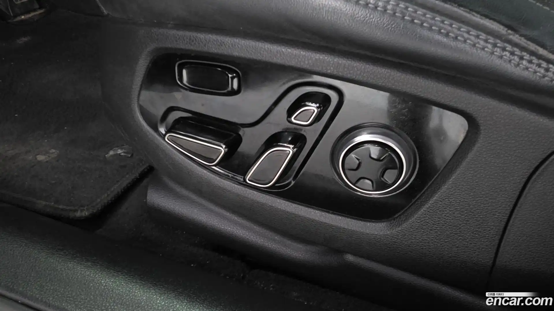 EQ900 Genesis 2016.5-OPTION-044