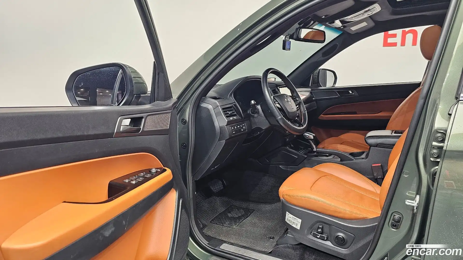 Rexton KG Mobility 2022.11-INNER-010