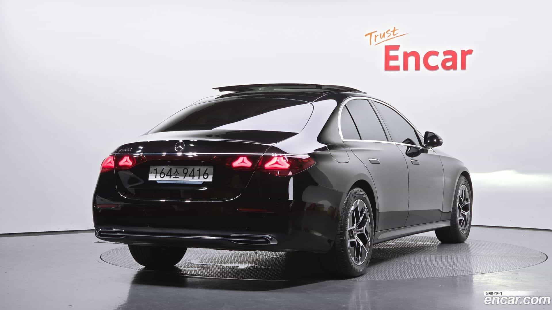 E-Class Mercedes-Benz 2025.4-OUTER-002