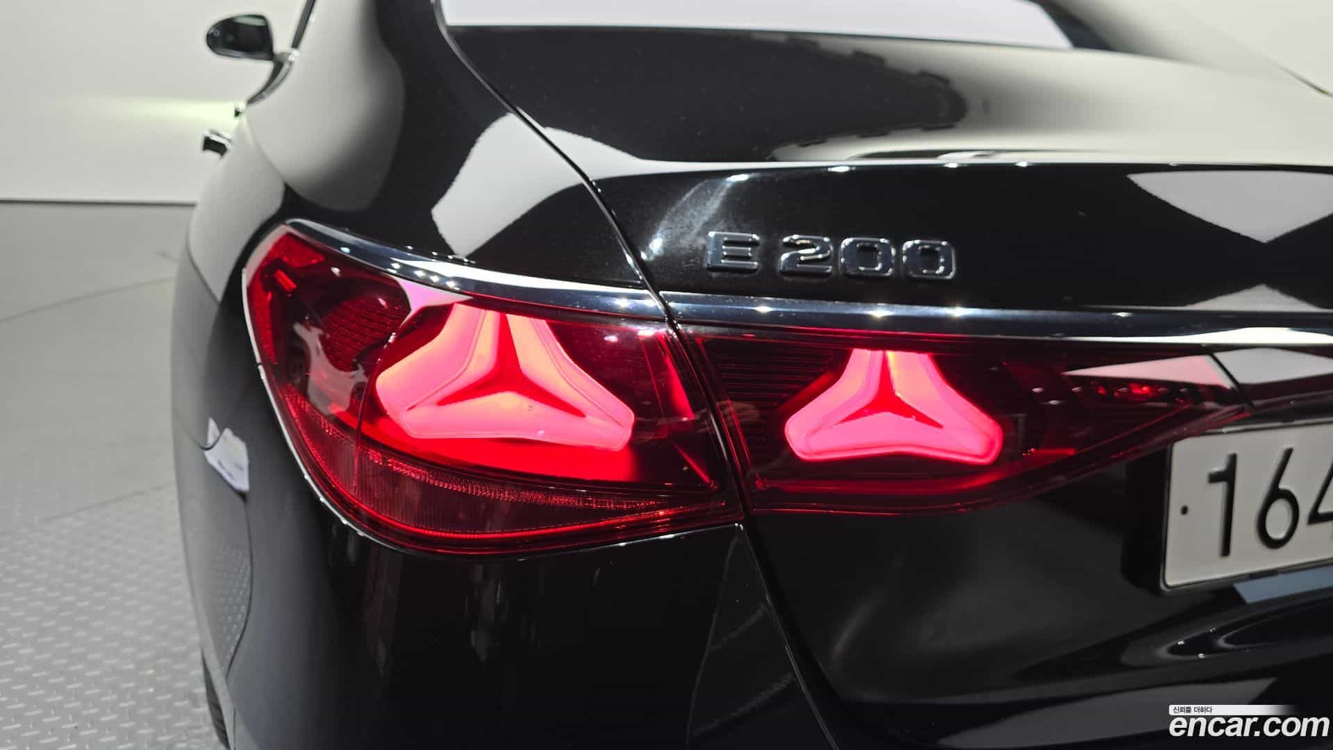 E-Class Mercedes-Benz 2025.4-OUTER-033