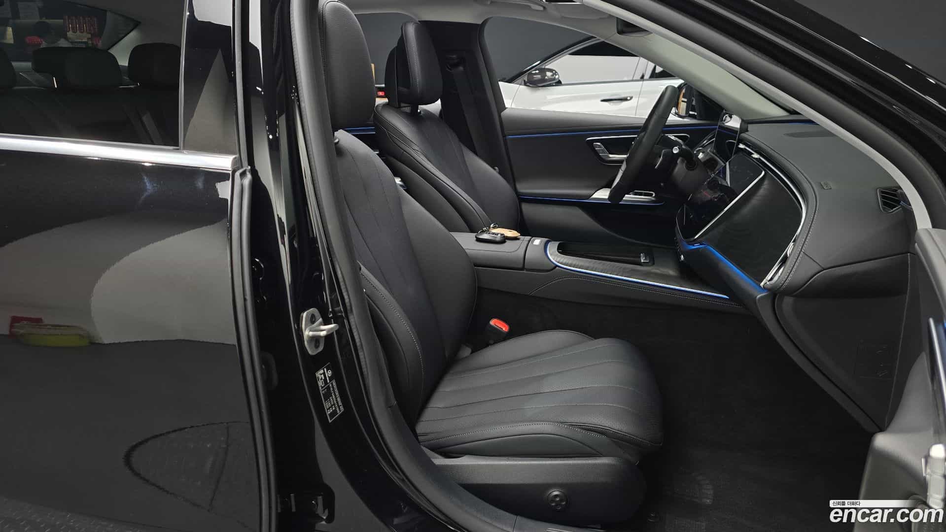 E-Class Mercedes-Benz 2025.4-INNER-036