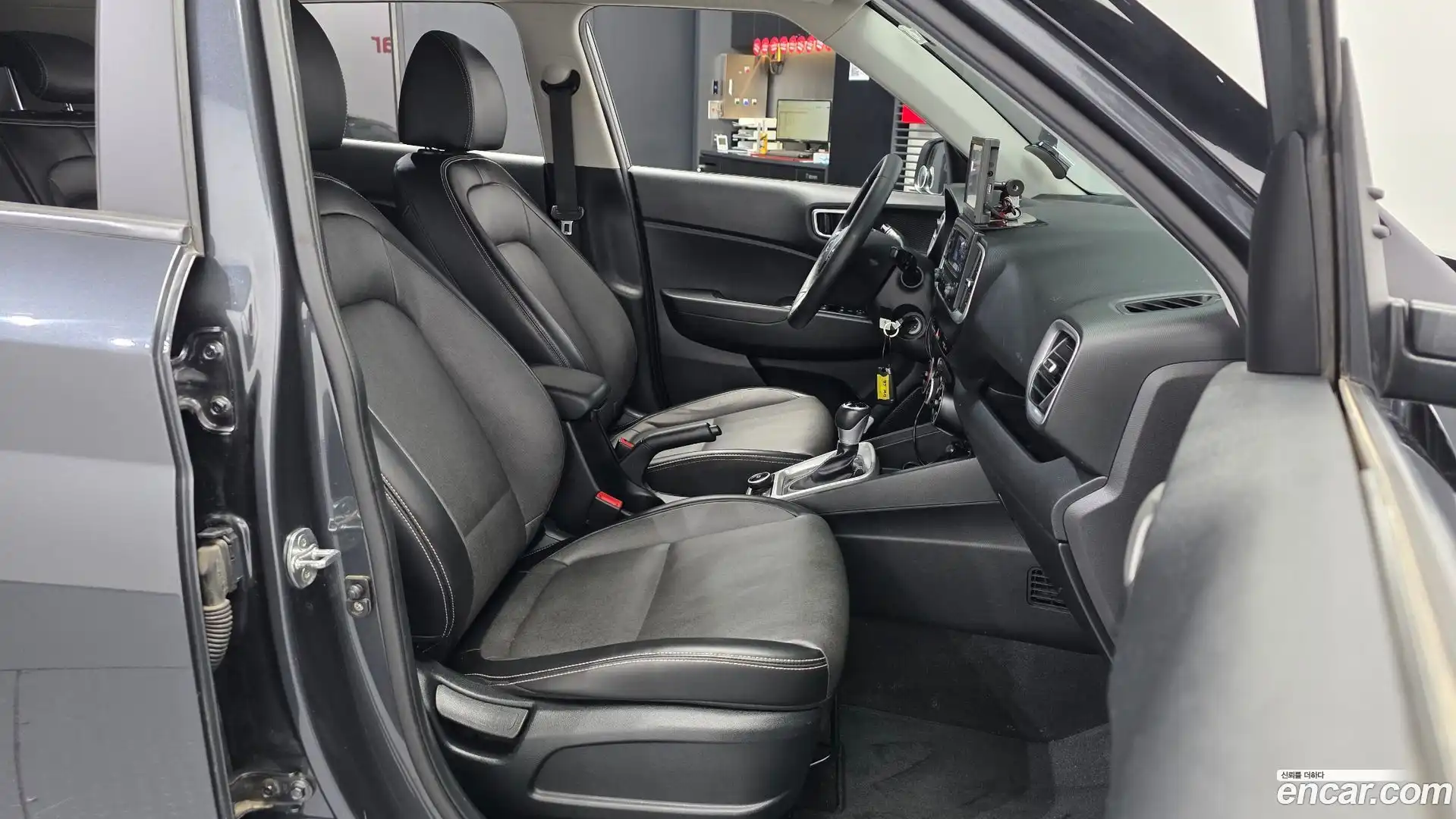 Venue Hyundai 2019.10-OPTION-015