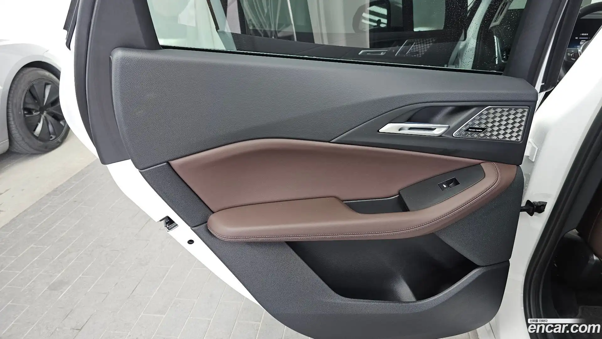 2-Series BMW 2025.4-INNER-035