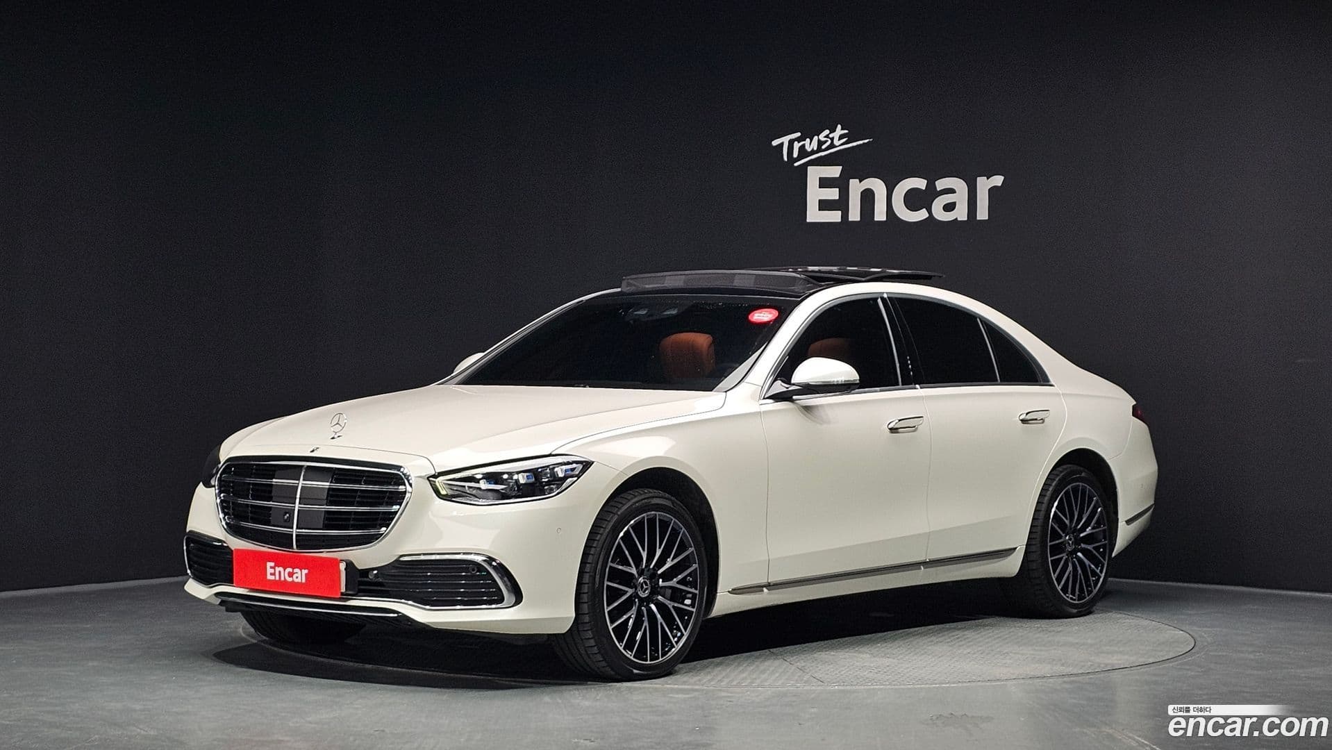 Main__Slider__Photo:S-Class Mercedes-Benz 2021.4-0