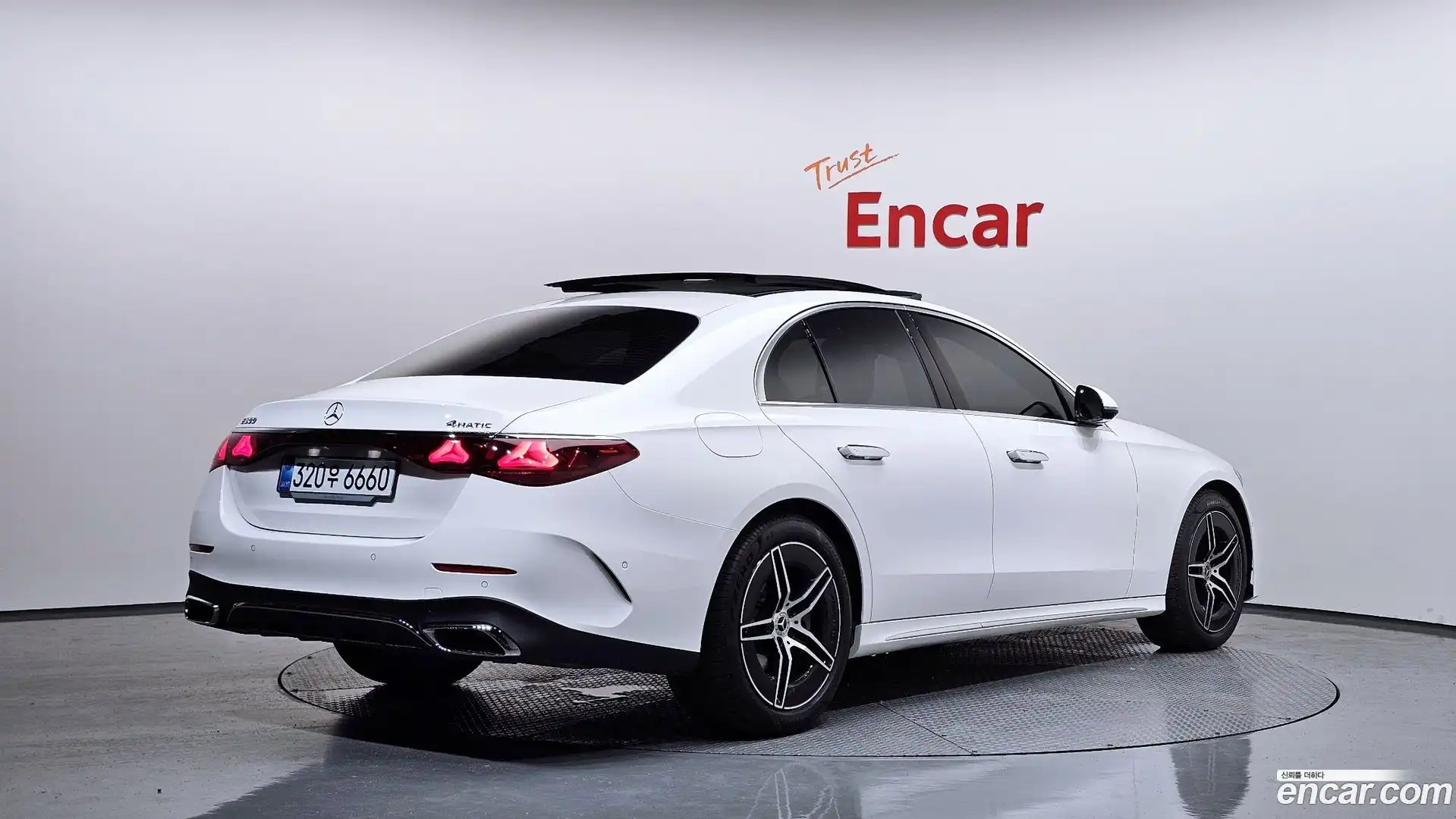 E-Class Mercedes-Benz 2025.11-OUTER-002