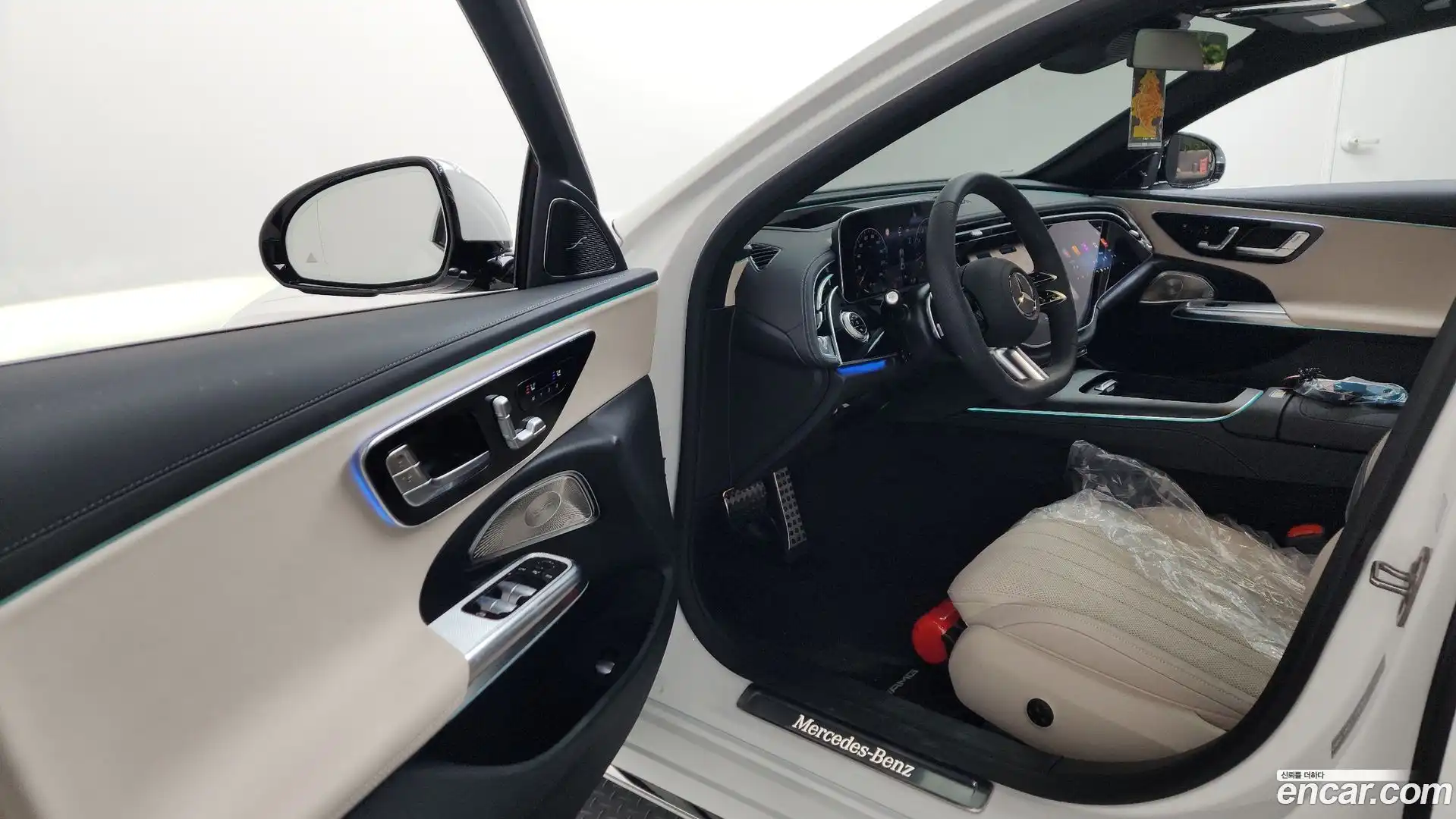 E-Class Mercedes-Benz 2025.11-INNER-010