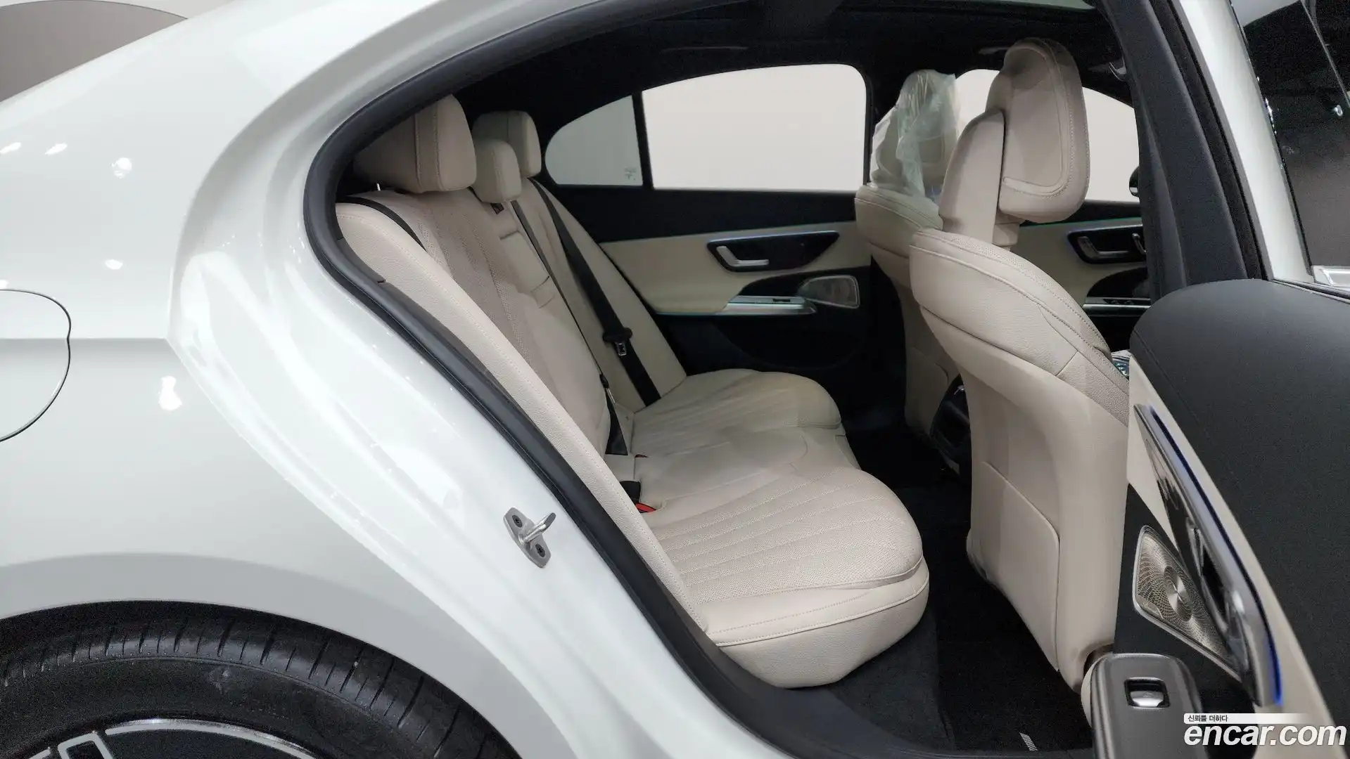 E-Class Mercedes-Benz 2025.11-OPTION-015