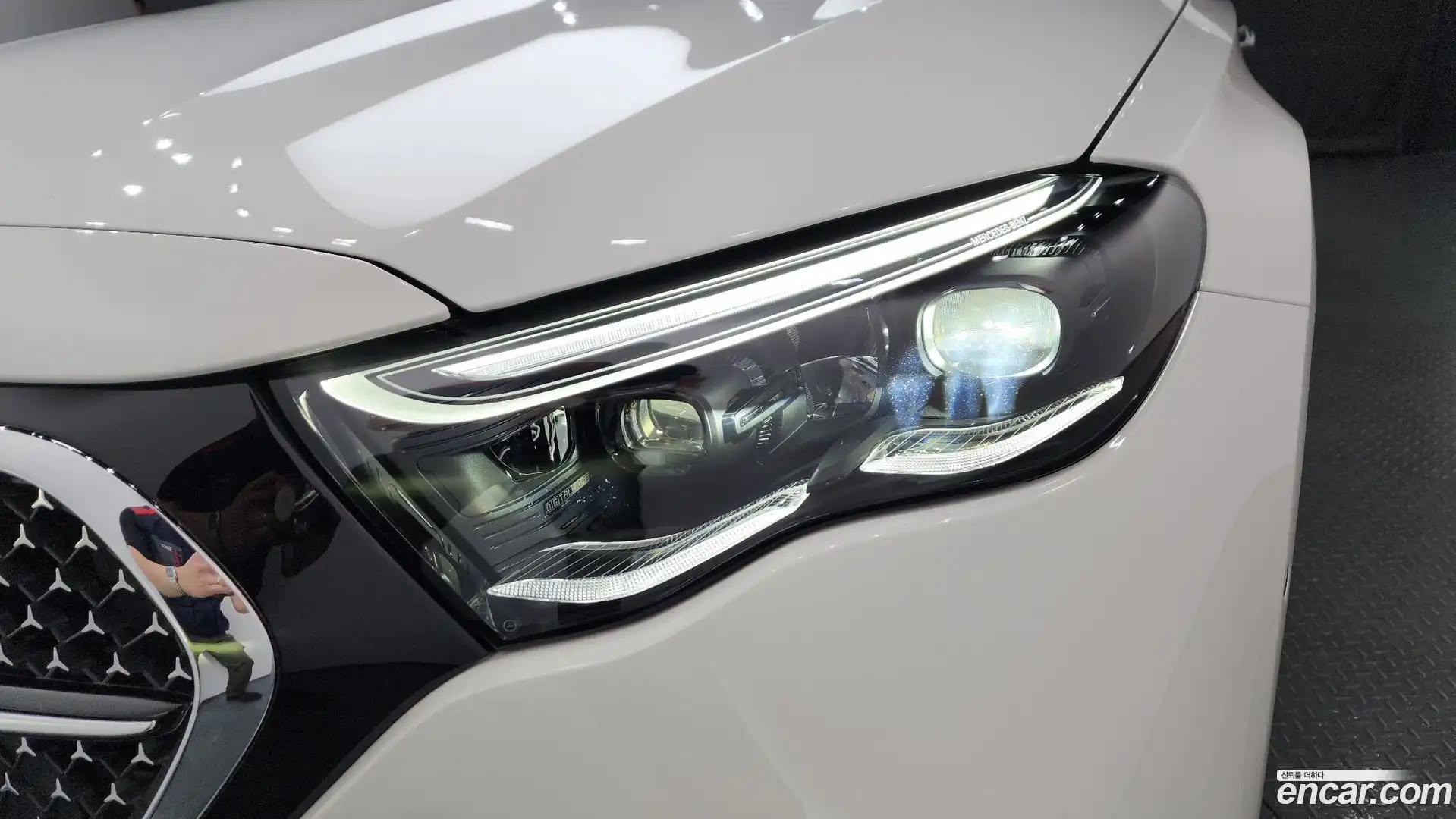 E-Class Mercedes-Benz 2025.11-OUTER-032