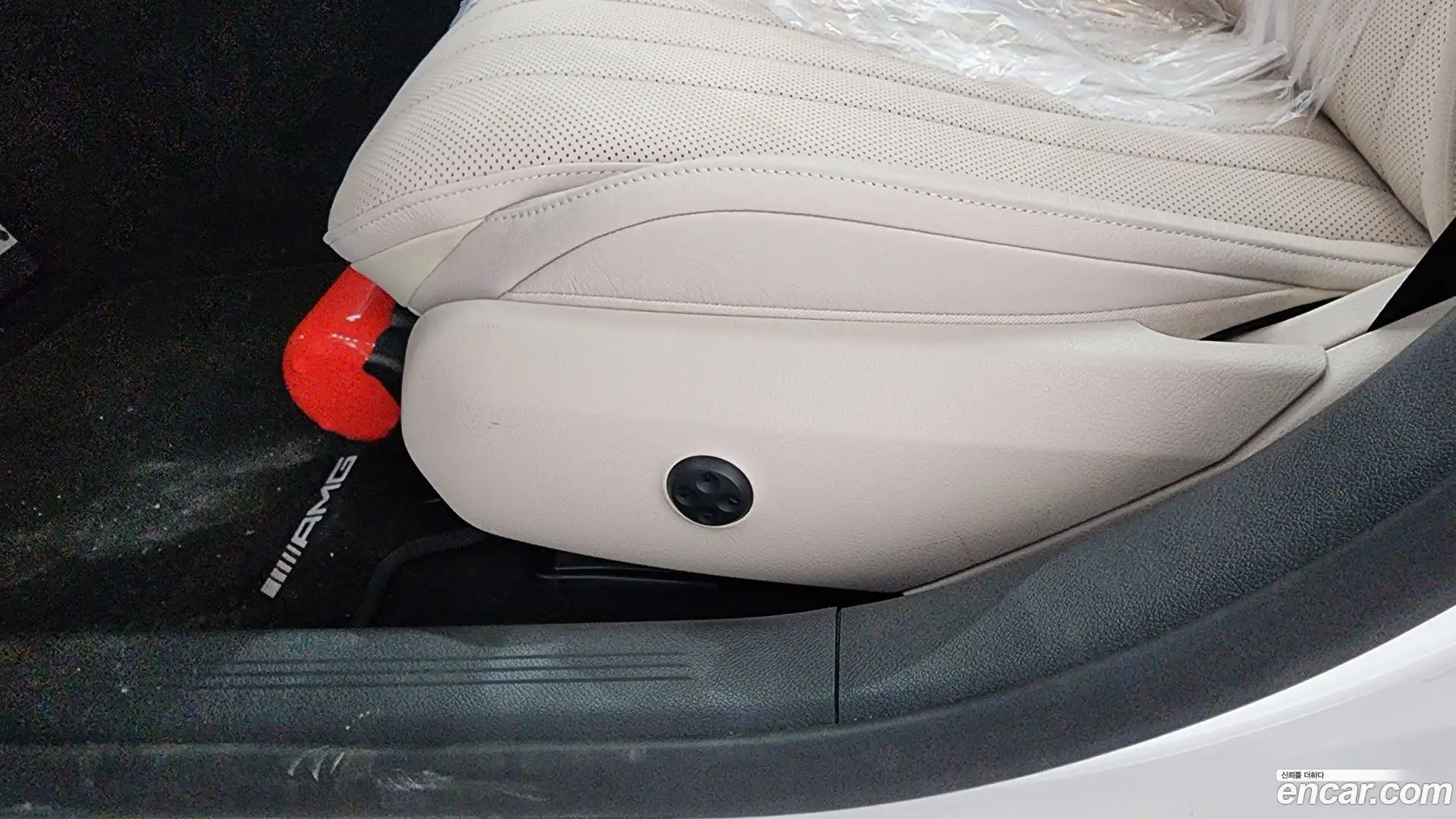 E-Class Mercedes-Benz 2025.11-OPTION-044
