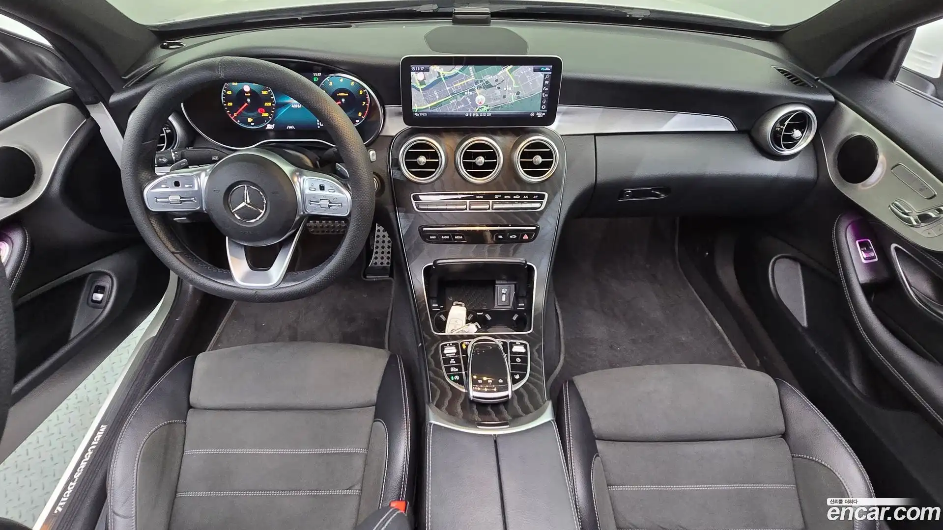 C-Class Mercedes-Benz 2021.0-INNER-007