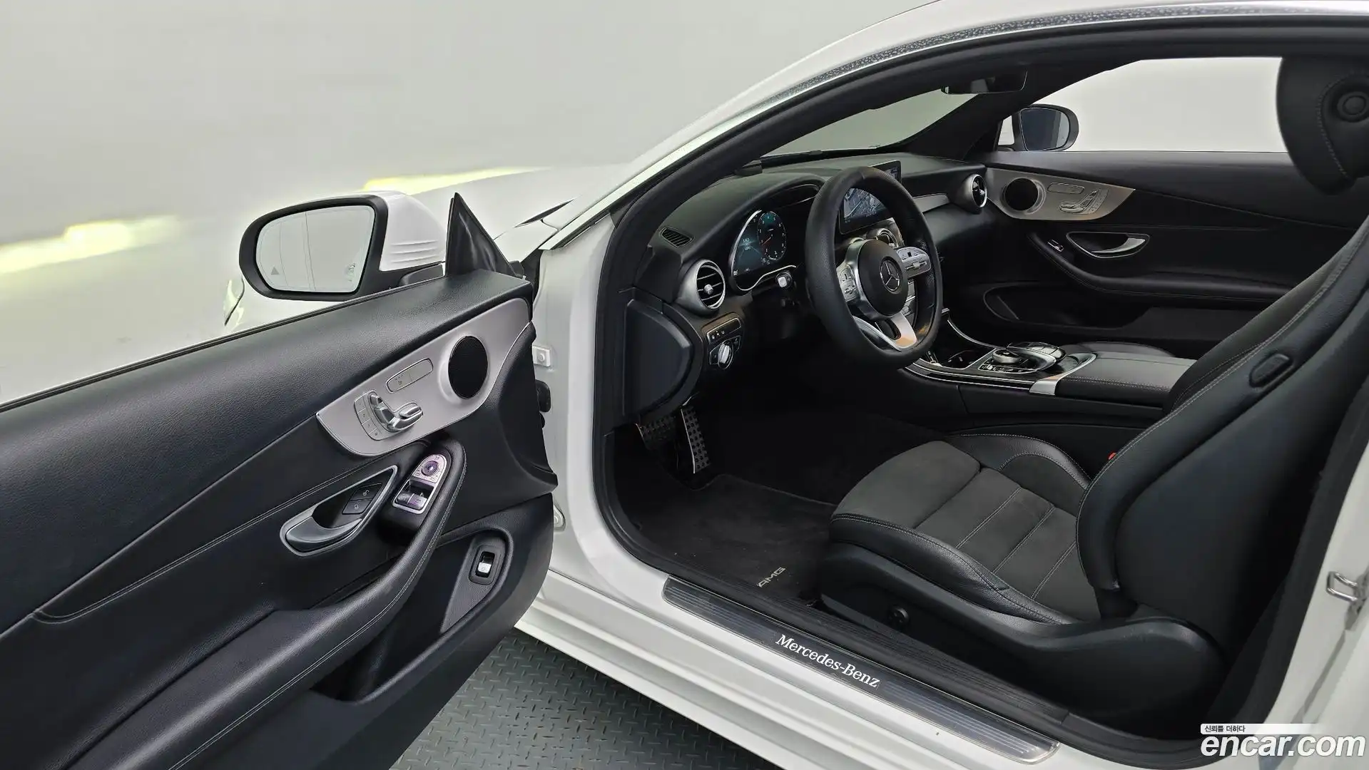 C-Class Mercedes-Benz 2021.0-INNER-010