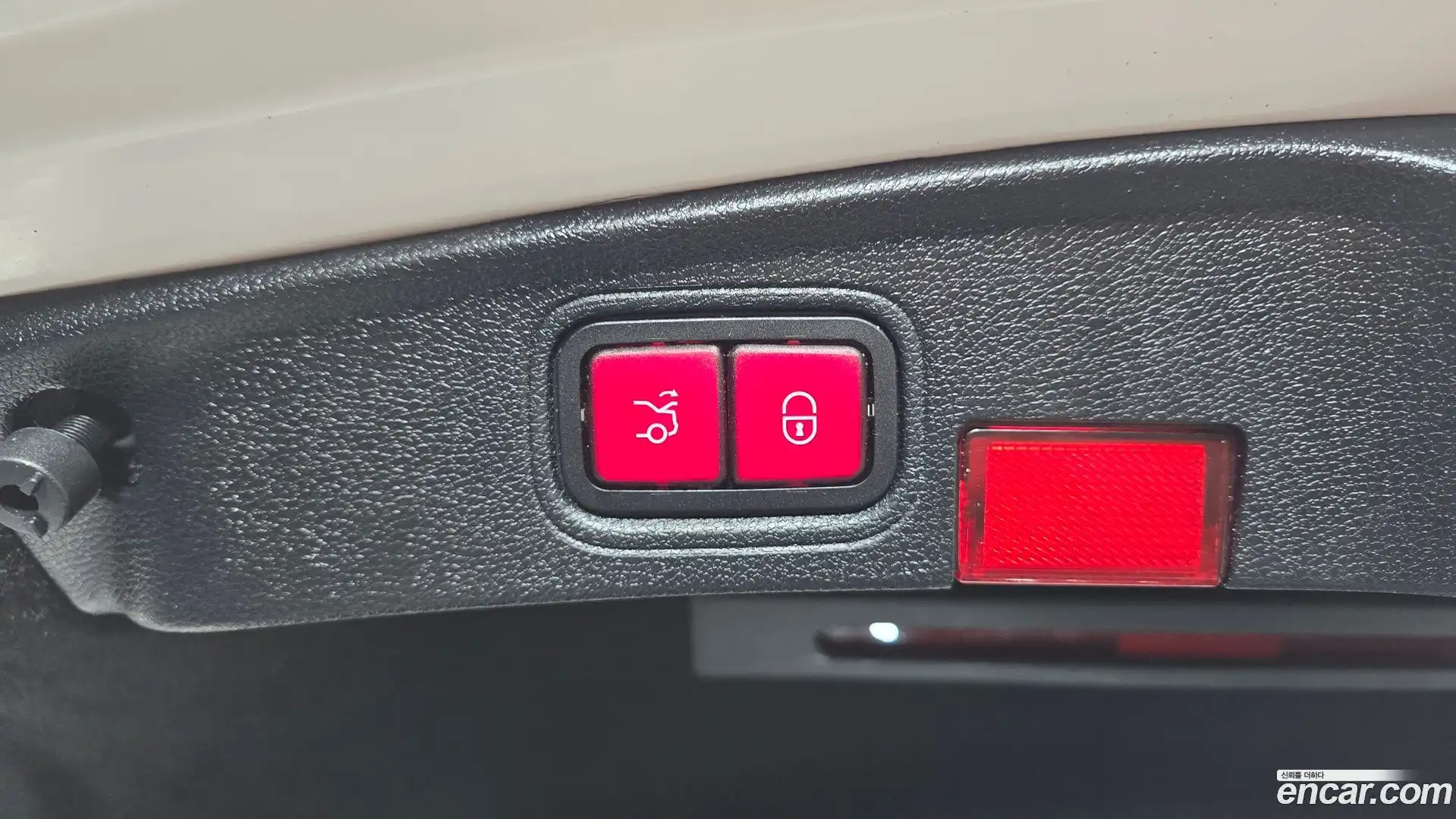 C-Class Mercedes-Benz 2021.0-OPTION-023