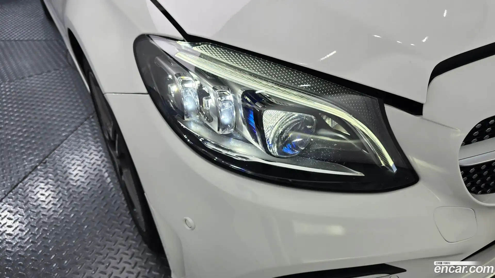 C-Class Mercedes-Benz 2021.0-OUTER-032