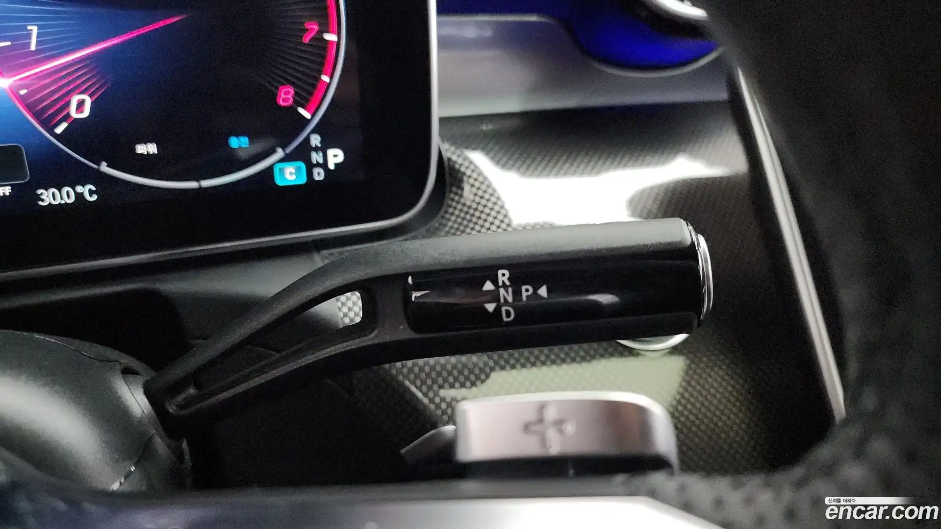 C-Class Mercedes-Benz 2024.3-INNER-009