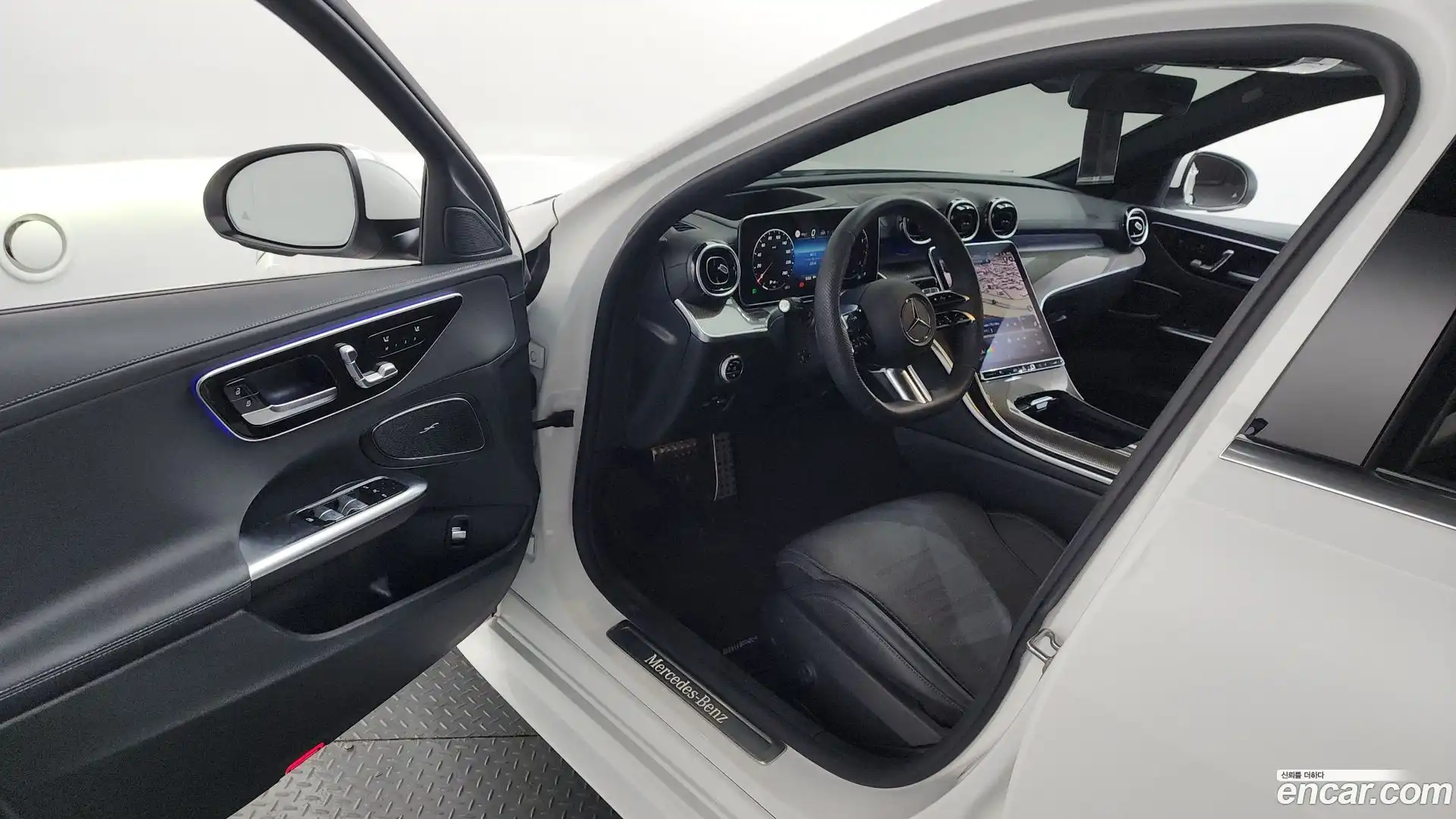 C-Class Mercedes-Benz 2024.3-INNER-010