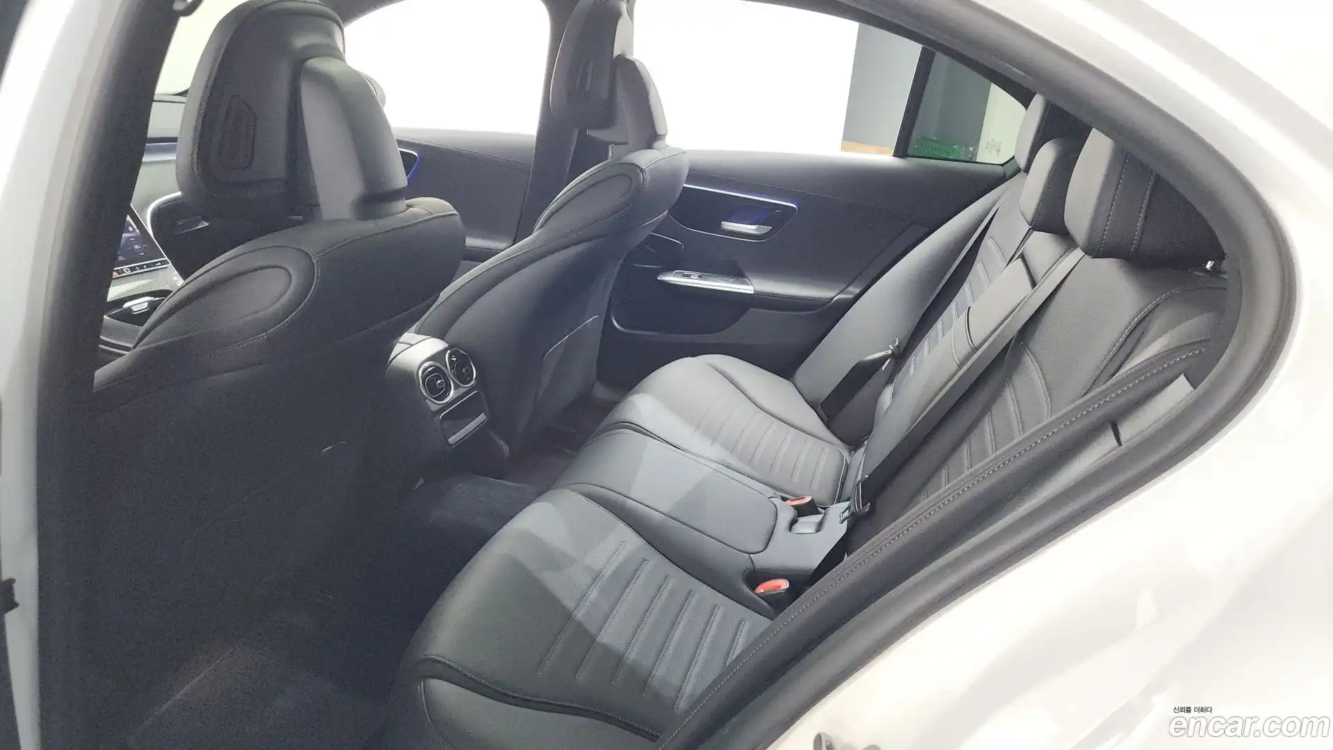 C-Class Mercedes-Benz 2024.3-OPTION-015