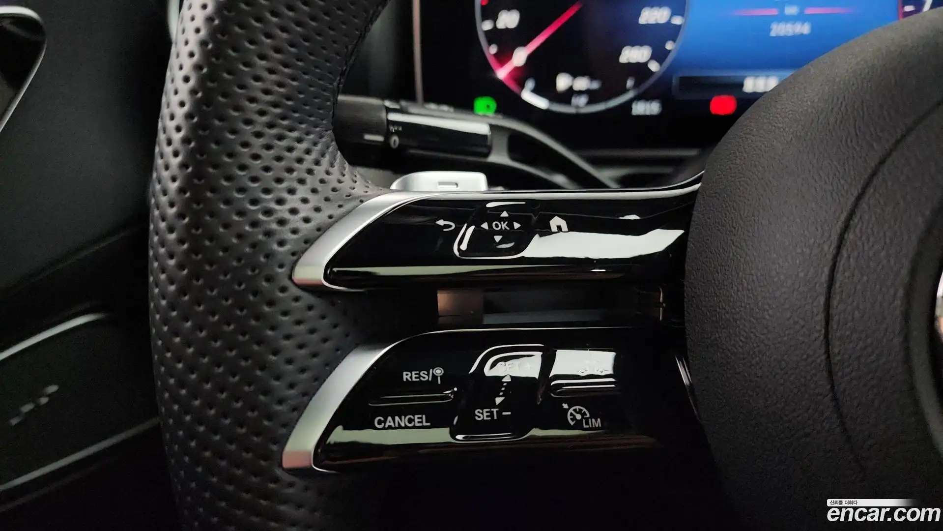 C-Class Mercedes-Benz 2024.3-OPTION-019