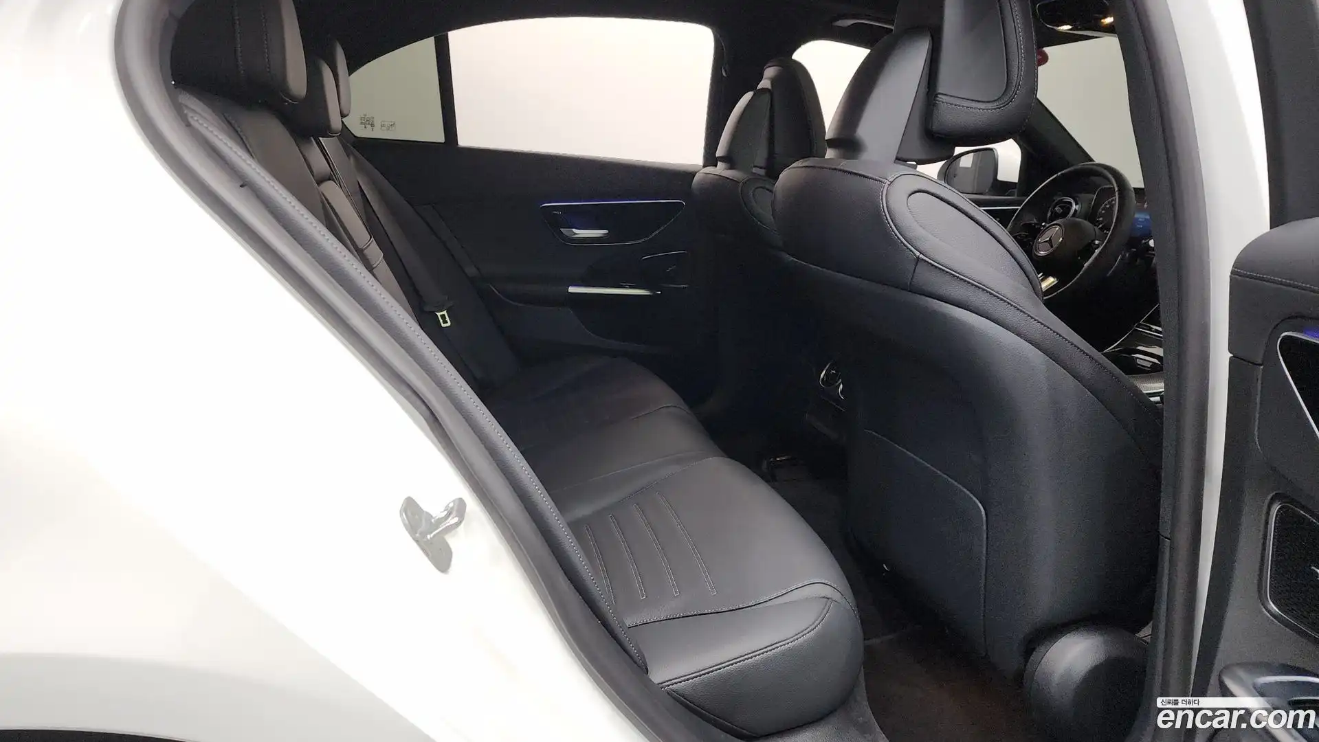 C-Class Mercedes-Benz 2024.3-OPTION-023