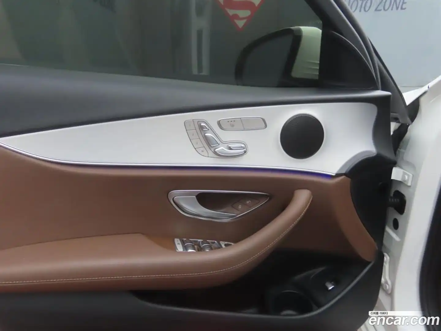 E-Class Mercedes-Benz 2021.7-OPTION-018