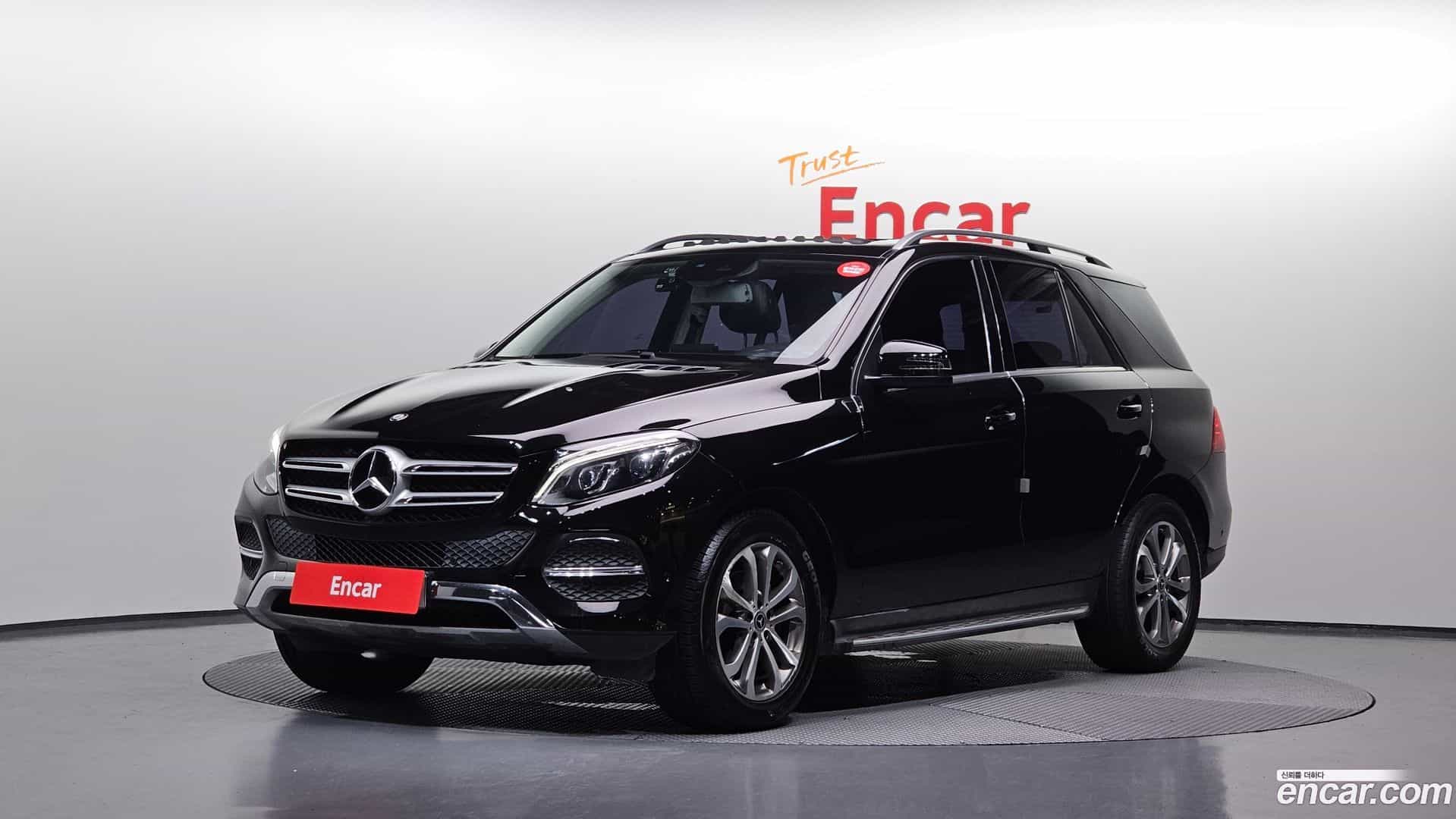 GLE-Class Mercedes-Benz 2016.8-OUTER-001