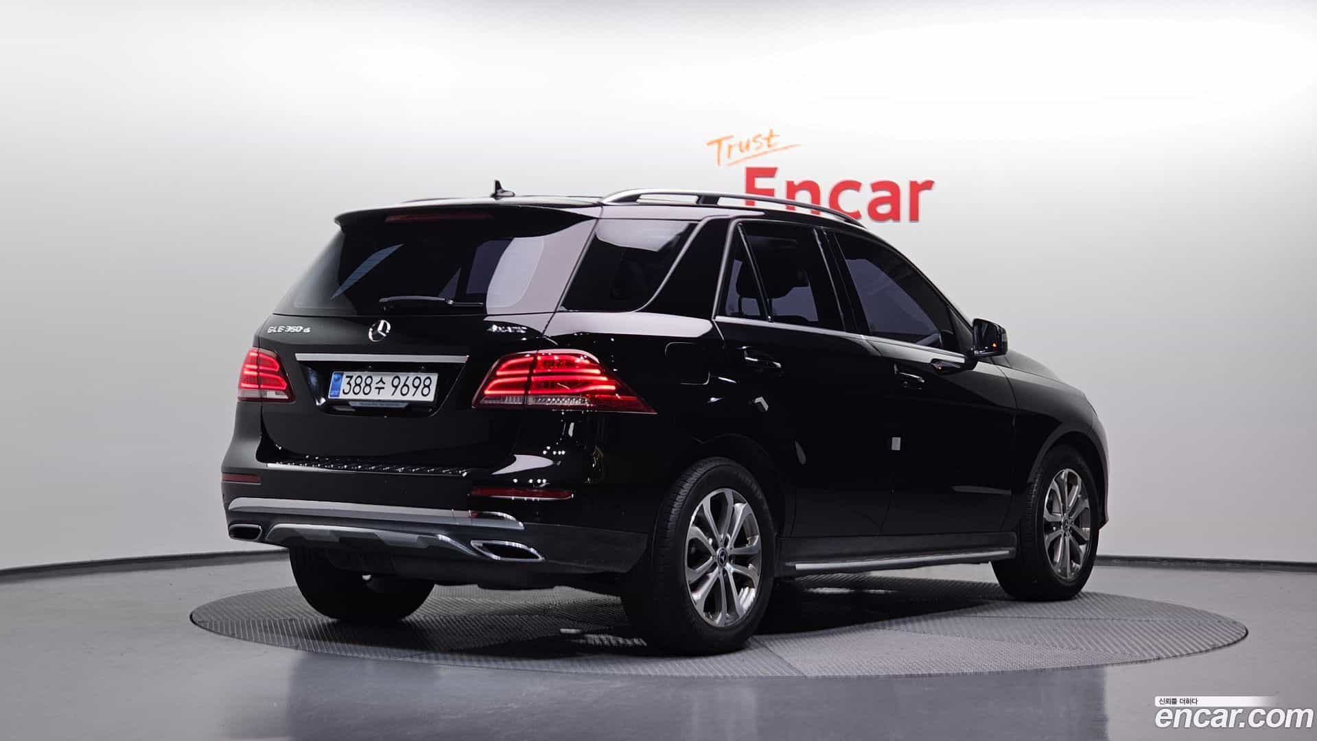 GLE-Class Mercedes-Benz 2016.8-OUTER-002