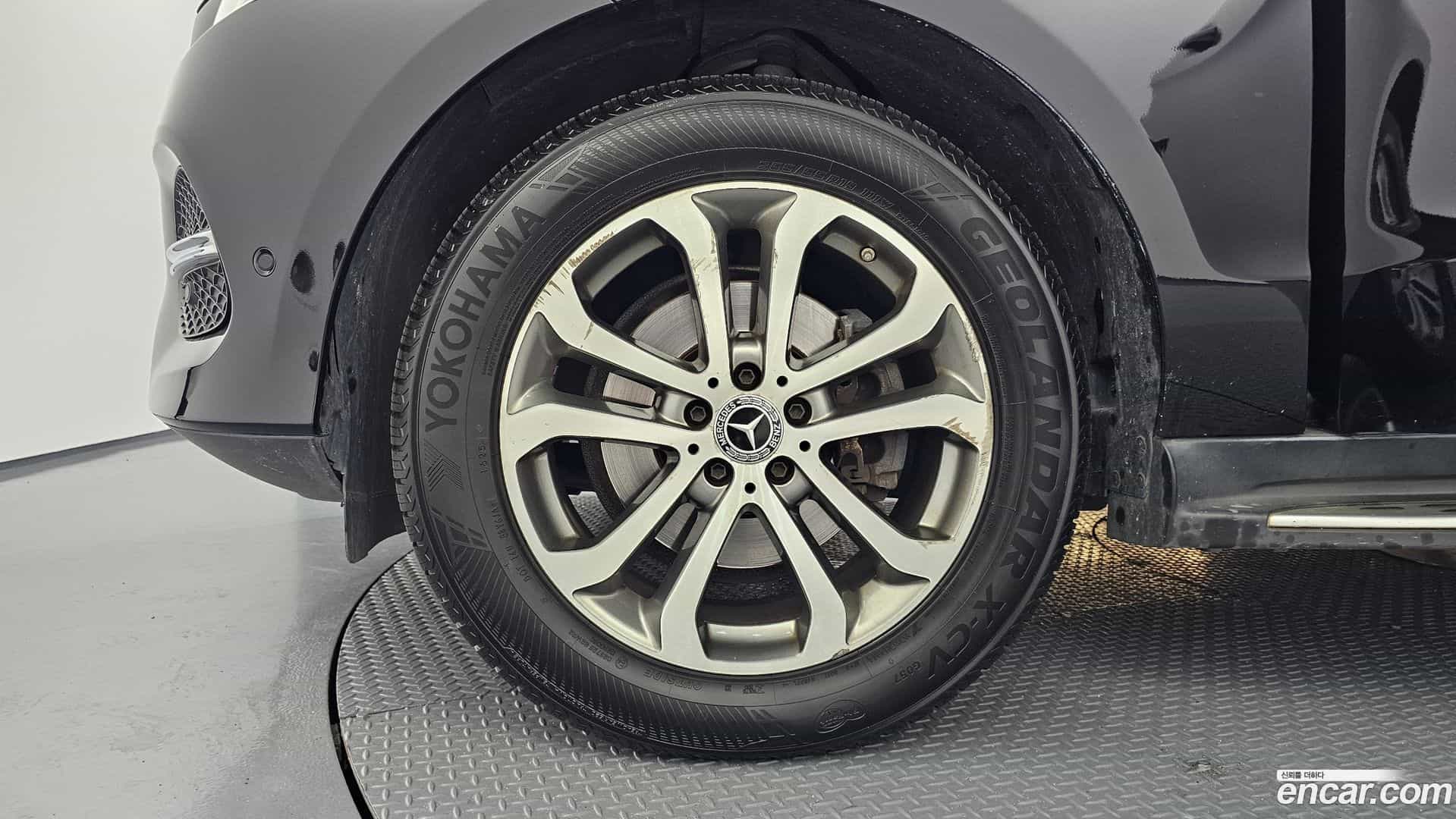GLE-Class Mercedes-Benz 2016.8-OUTER-005