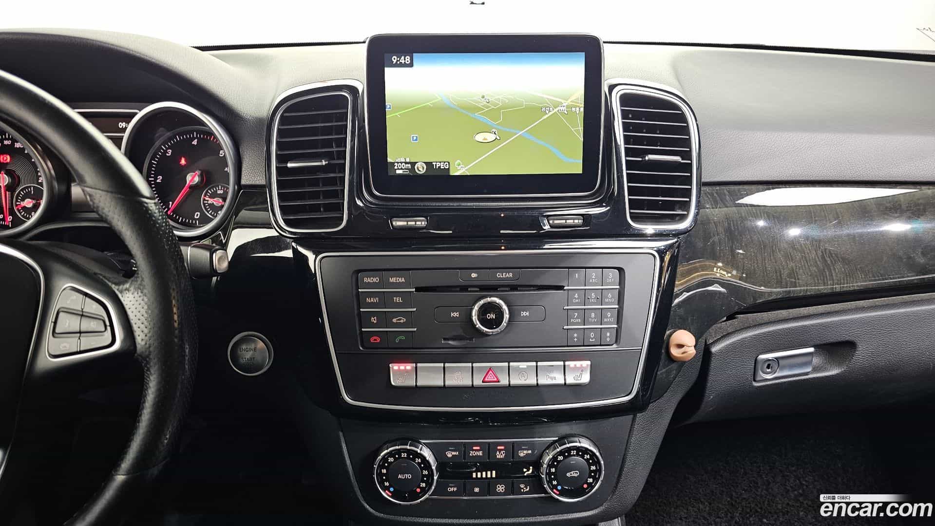 GLE-Class Mercedes-Benz 2016.8-OPTION-017