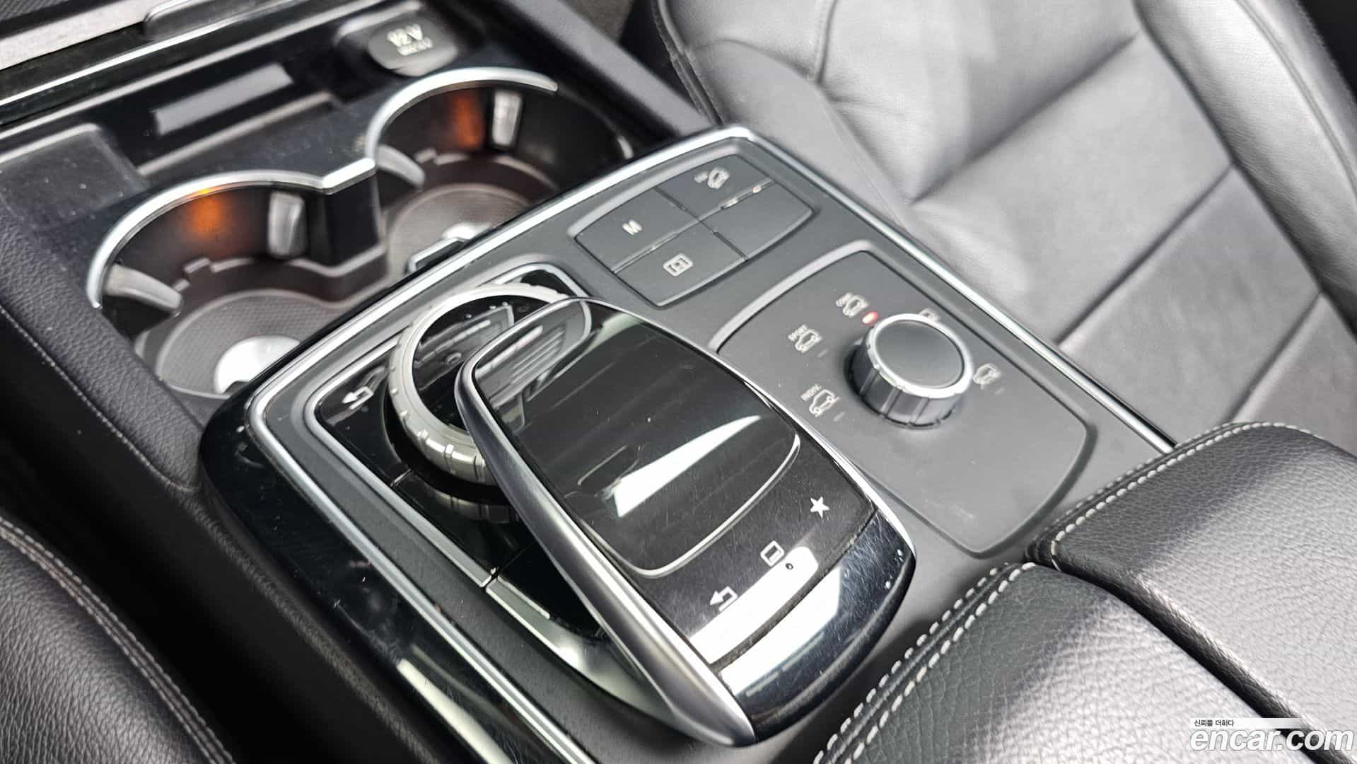 GLE-Class Mercedes-Benz 2016.8-OPTION-020