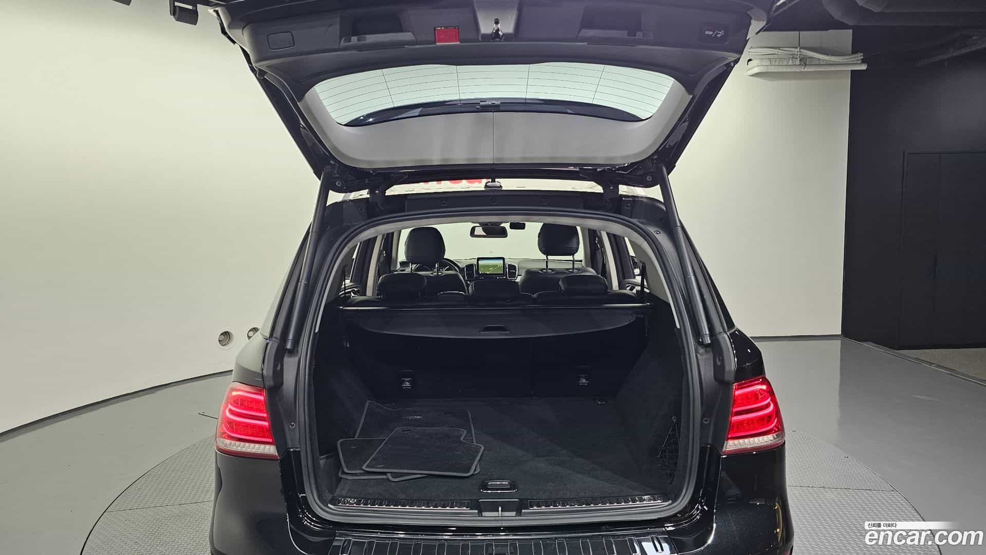 GLE-Class Mercedes-Benz 2016.8-OPTION-024