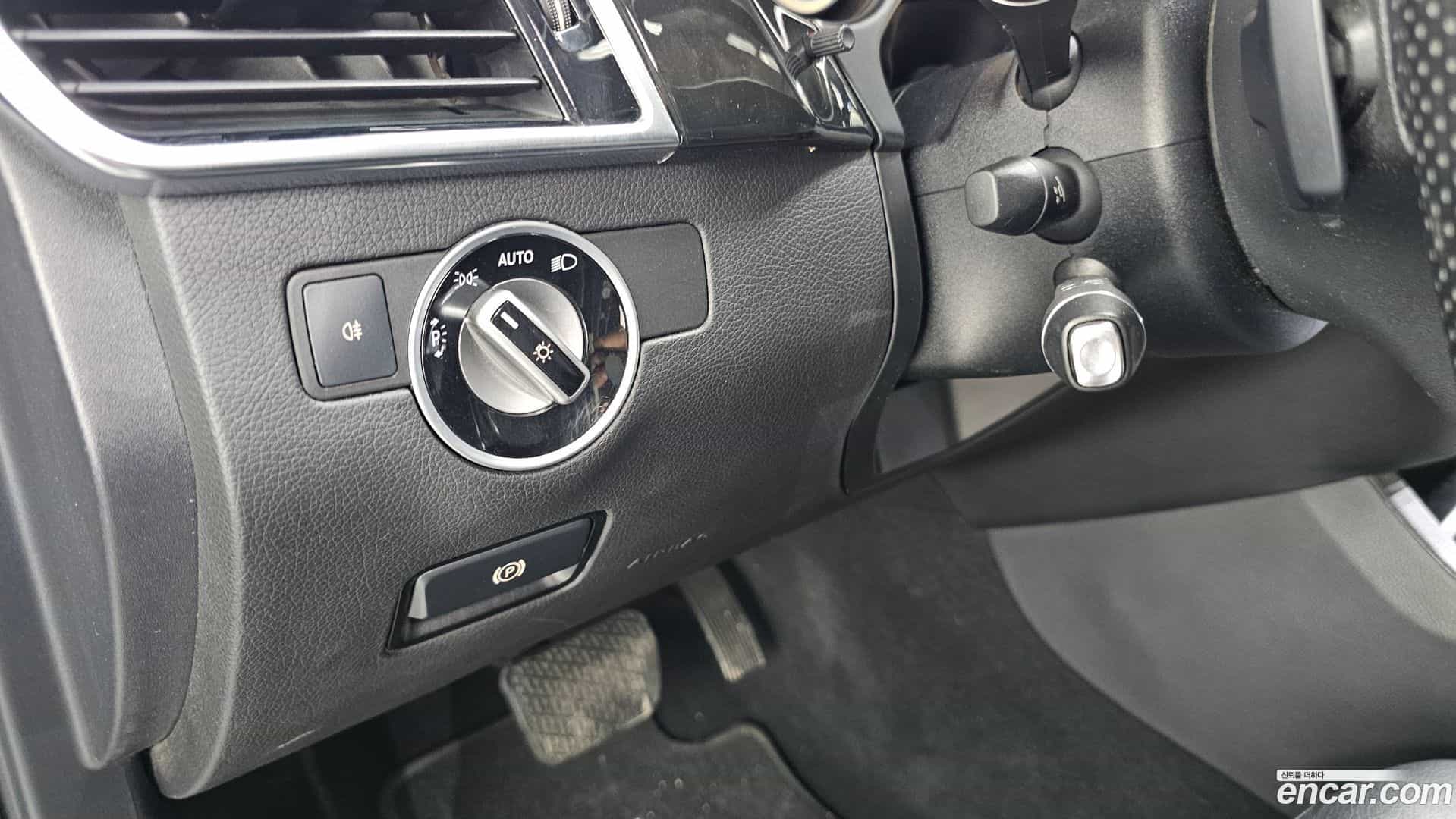 GLE-Class Mercedes-Benz 2016.8-OPTION-041