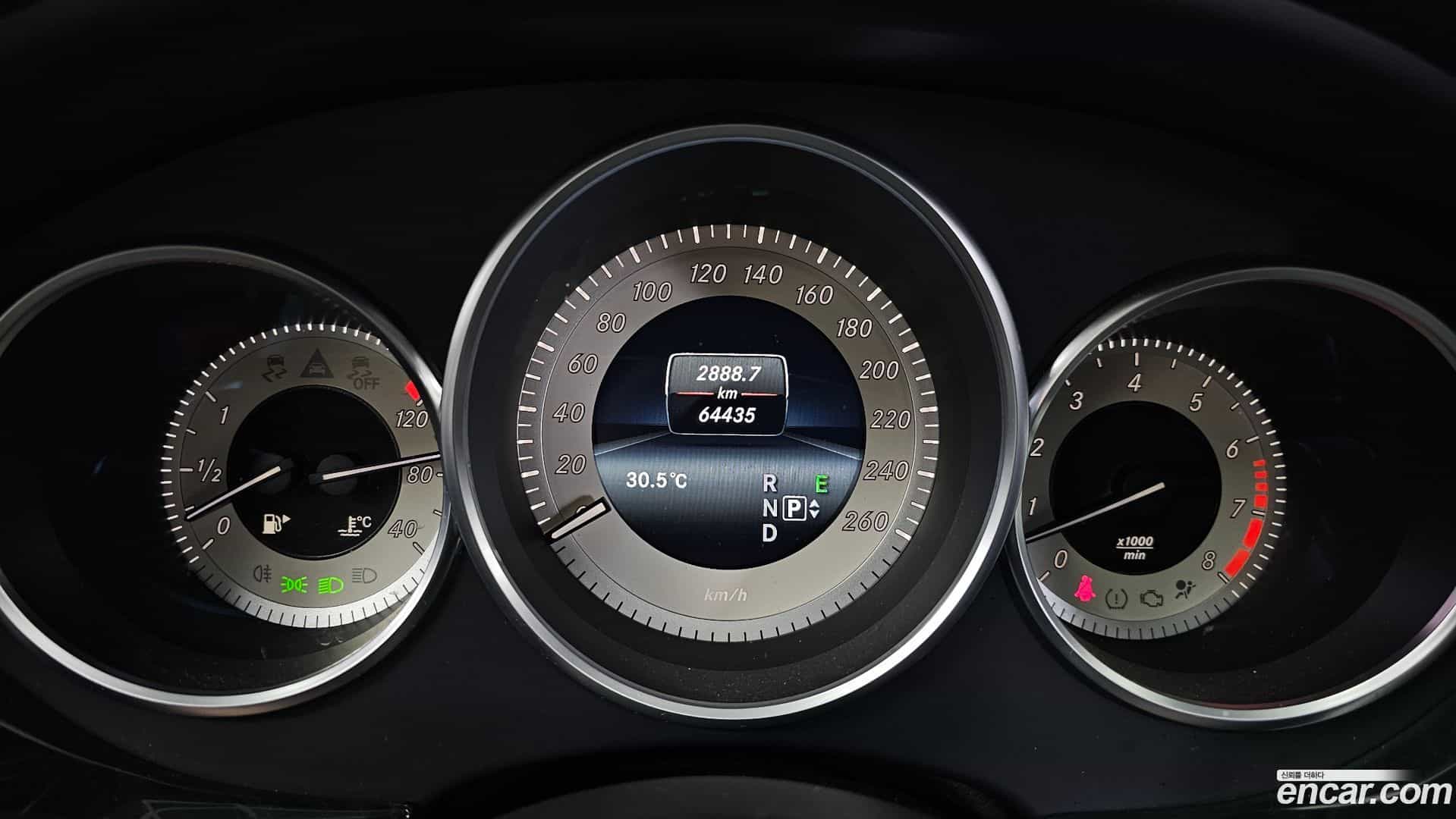 CLS-Class Mercedes-Benz 2015.10-INNER-008