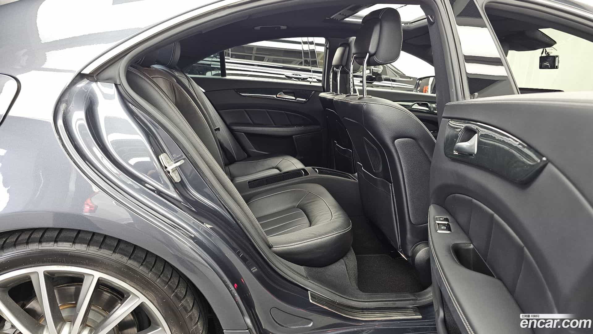 CLS-Class Mercedes-Benz 2015.10-OPTION-016