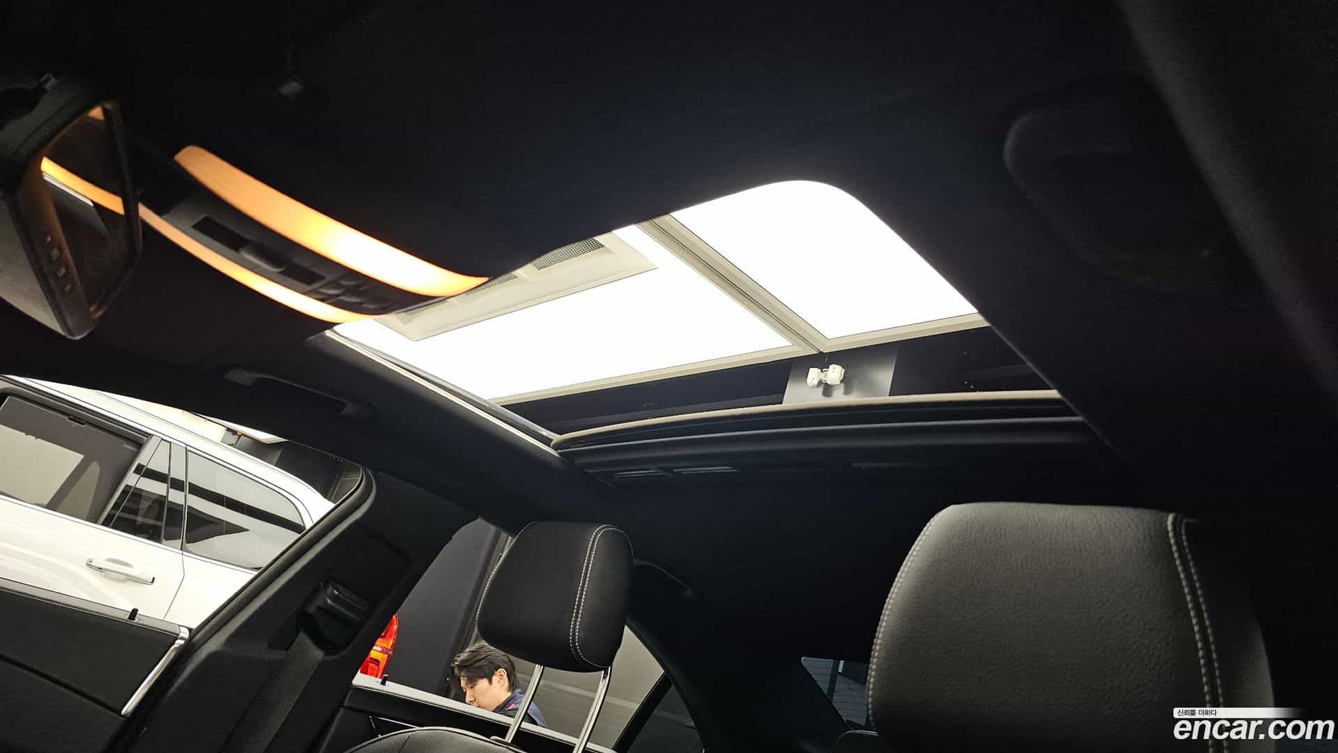 CLS-Class Mercedes-Benz 2015.10-OPTION-021