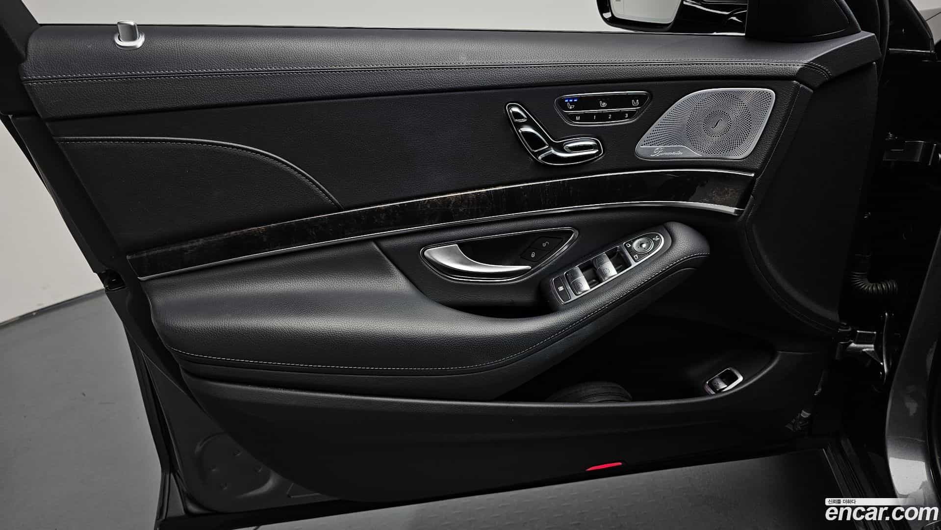S-Class Mercedes-Benz 2017.6-INNER-034