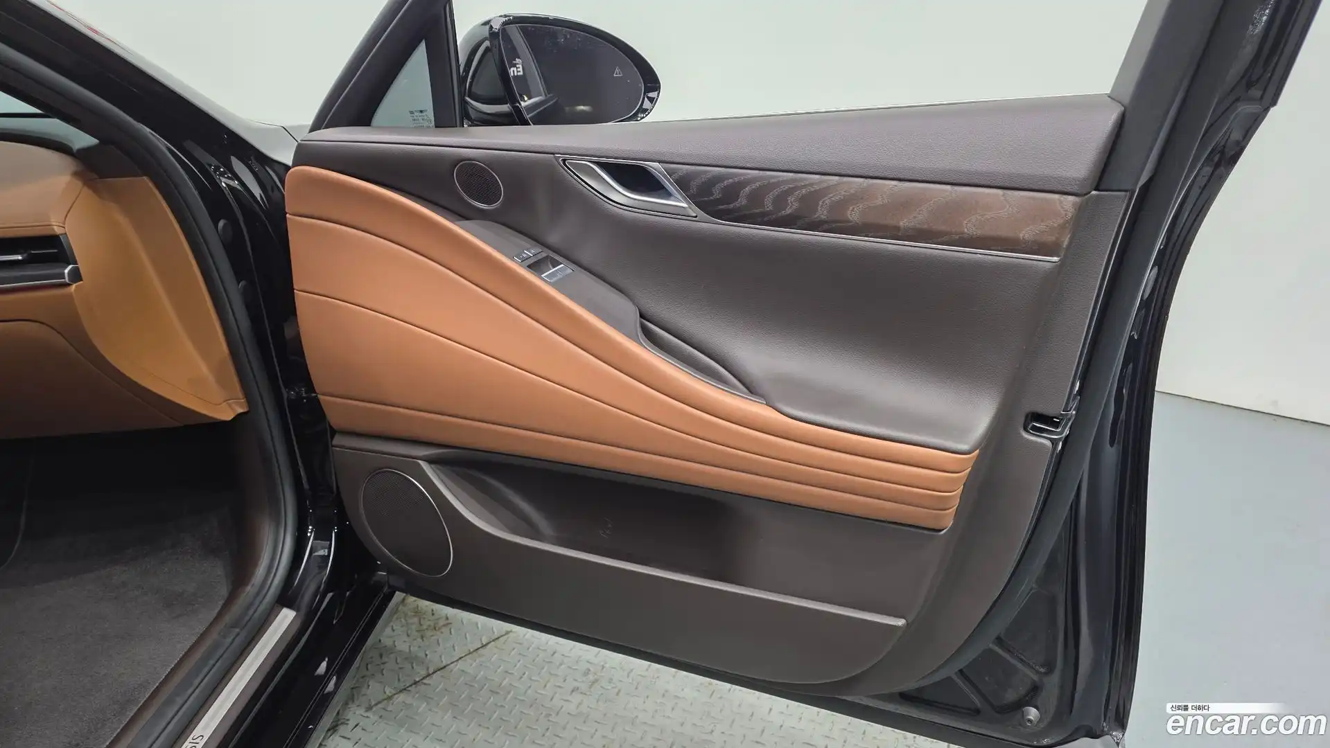 G80 Genesis 2023.7-INNER-034