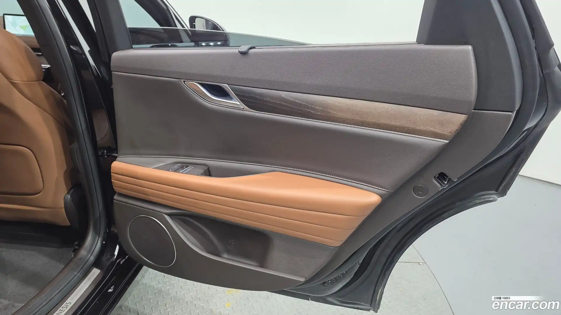 G80 Genesis 2023.7-INNER-035