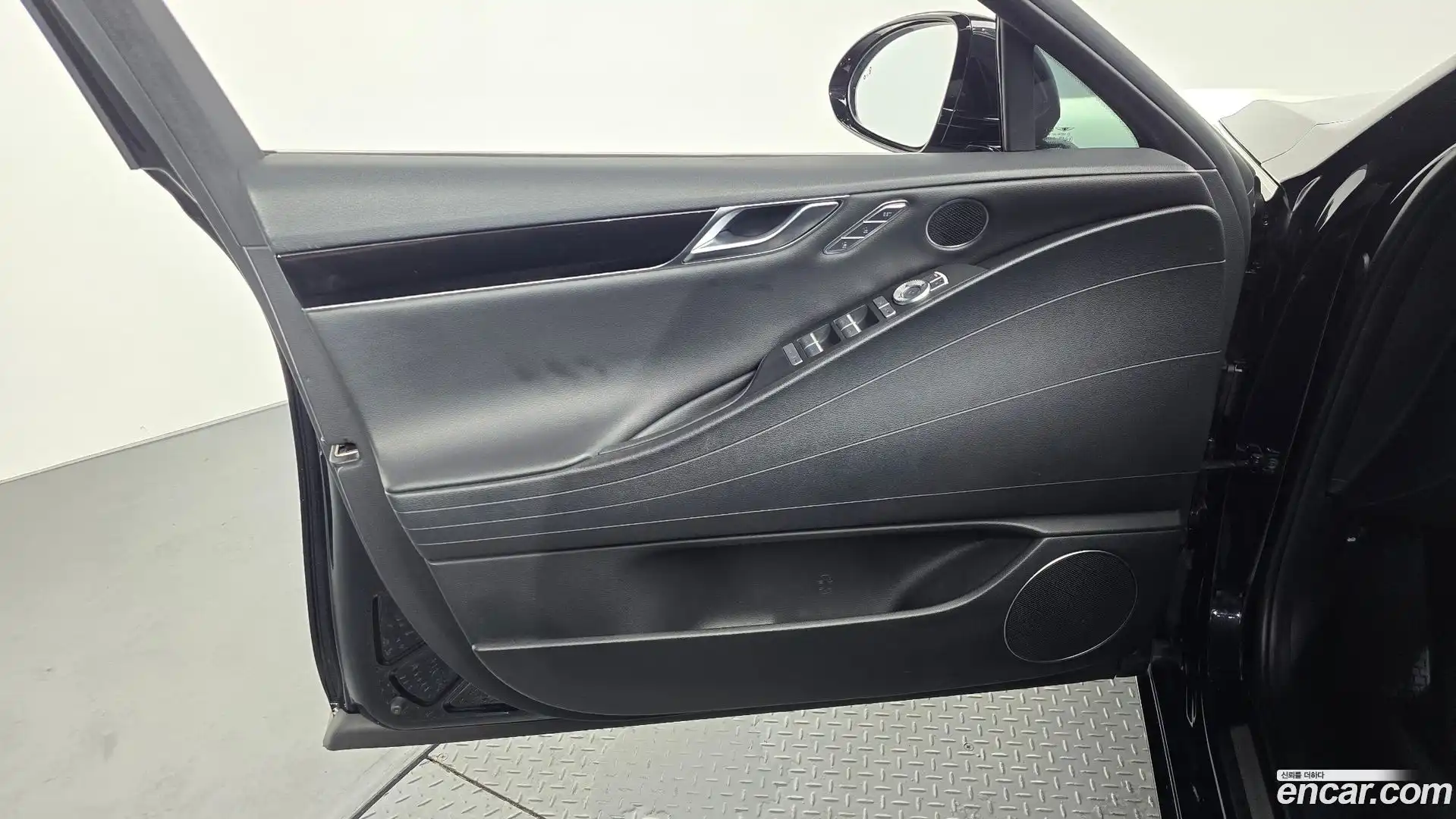 G80 Genesis 2020.3-INNER-034