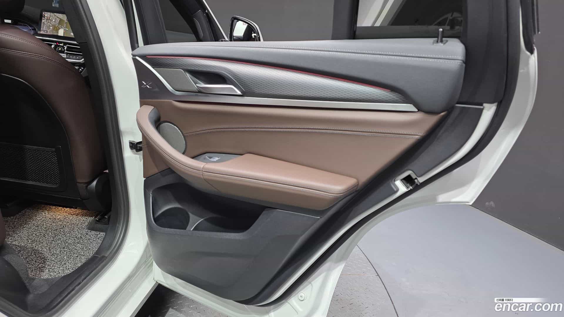 X4 BMW 2022.10-INNER-035