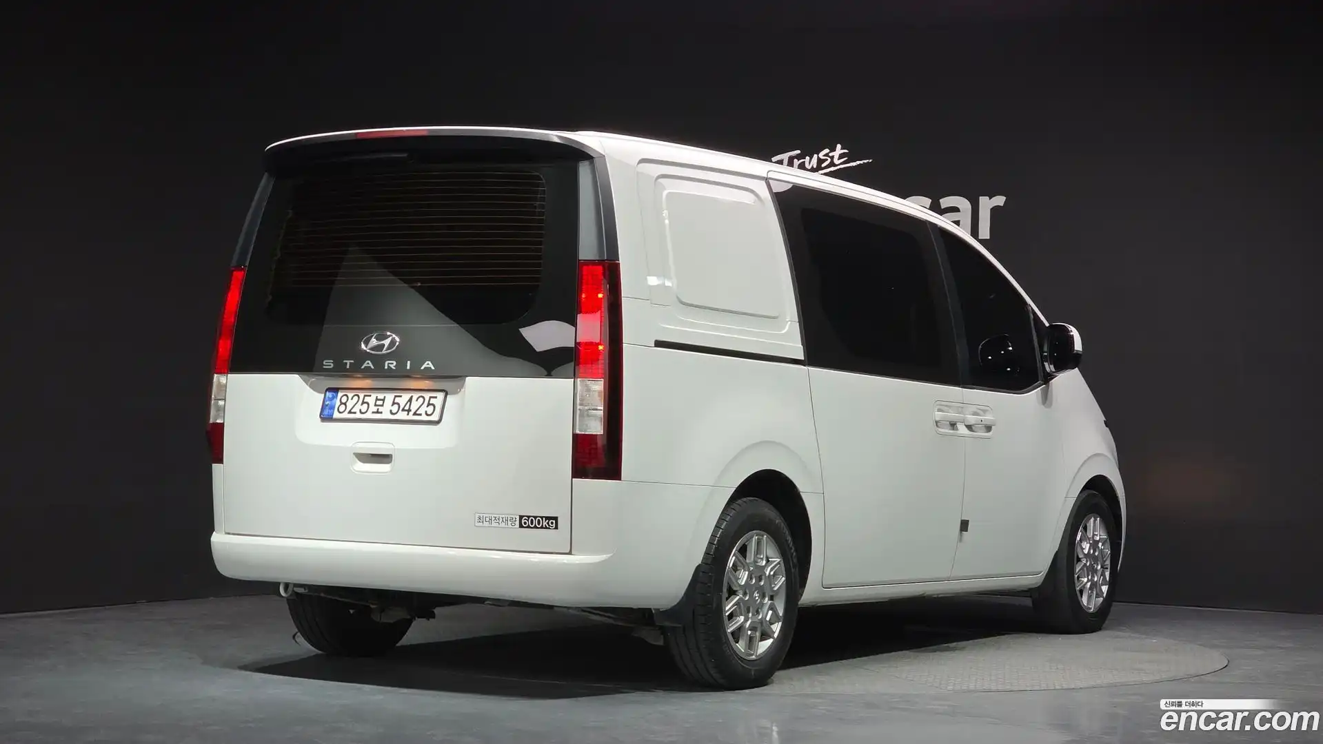Staria Hyundai 2023.8-OUTER-002