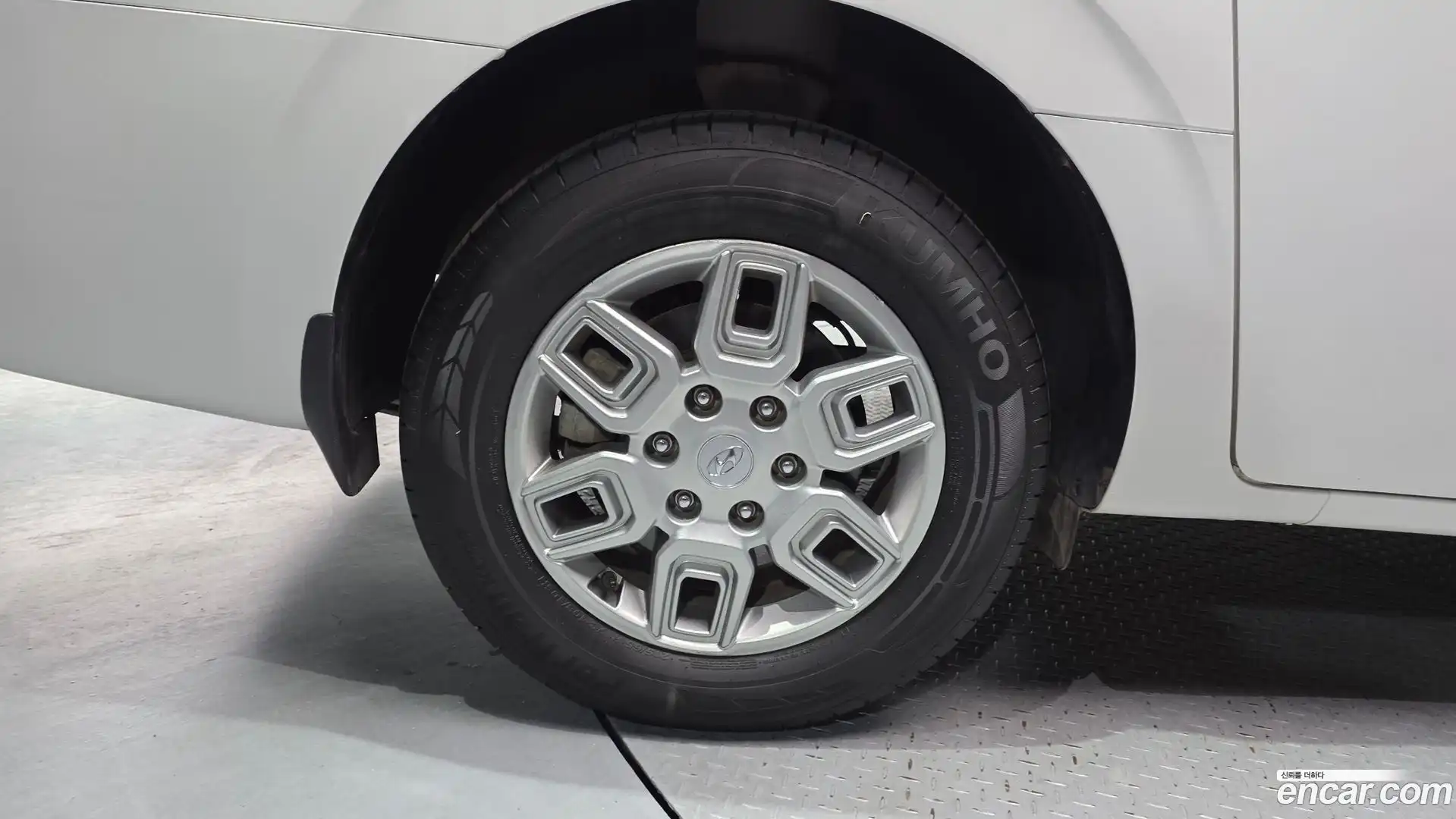 Staria Hyundai 2023.8-OUTER-005