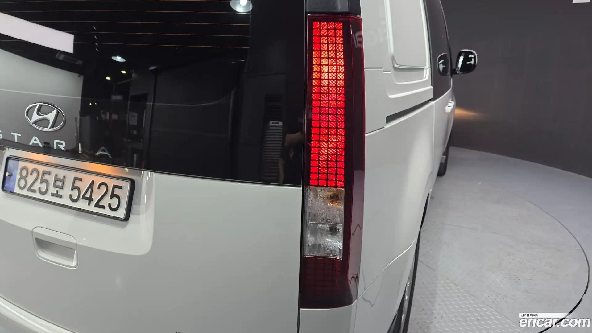 Staria Hyundai 2023.8-OUTER-033