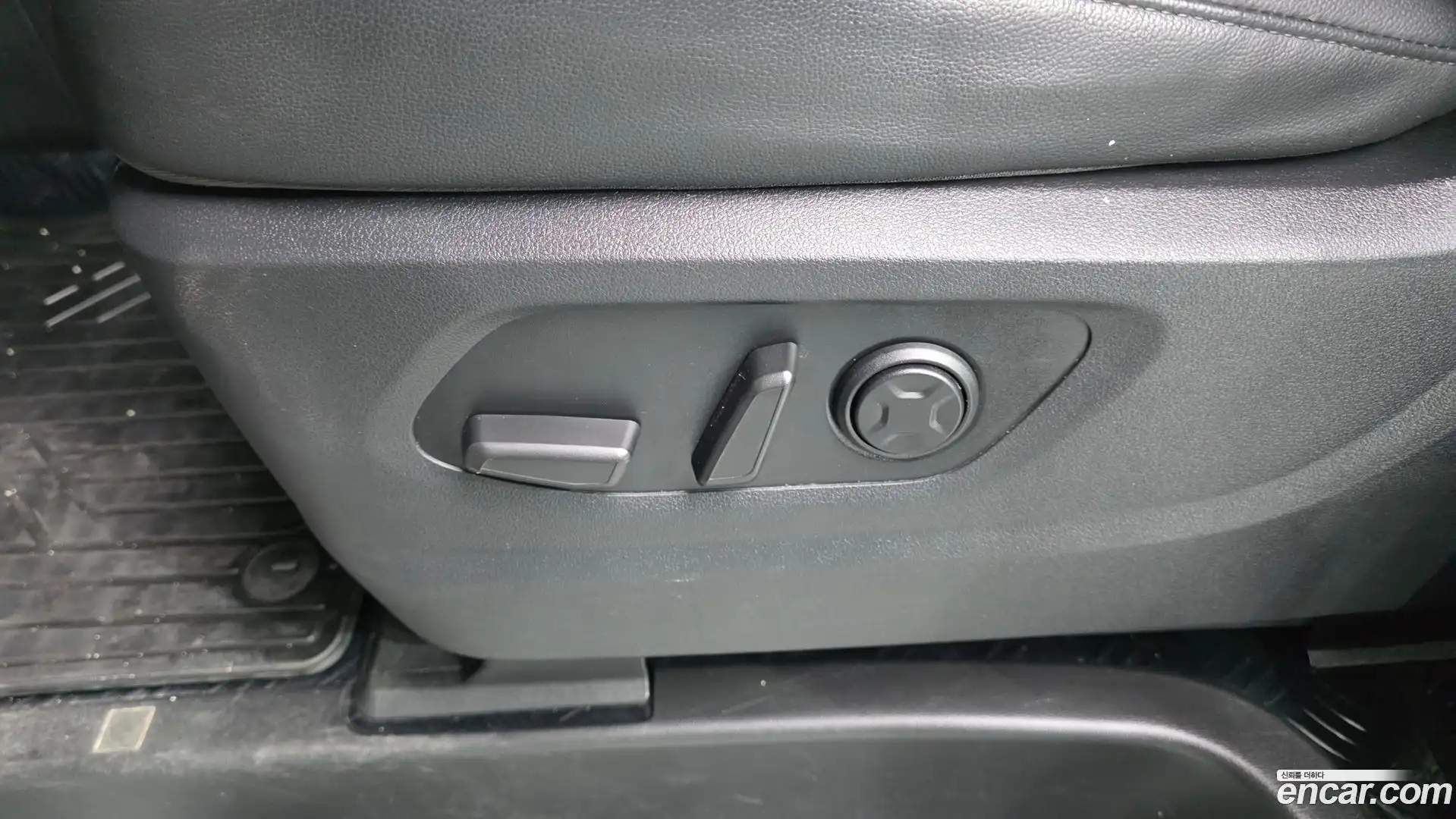 Staria Hyundai 2023.8-OPTION-044