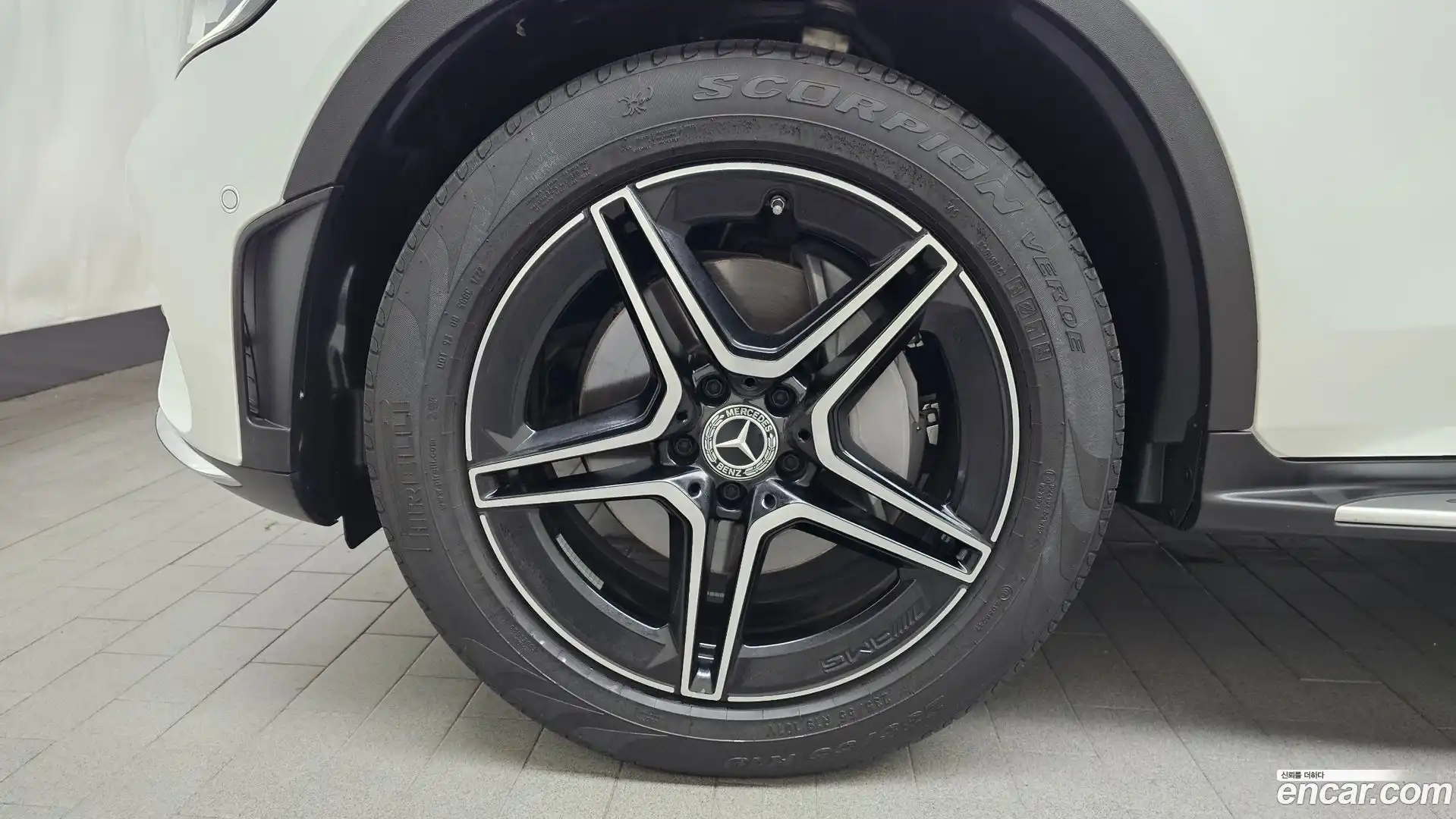 GLC-Class Mercedes-Benz 2022.7-OUTER-005