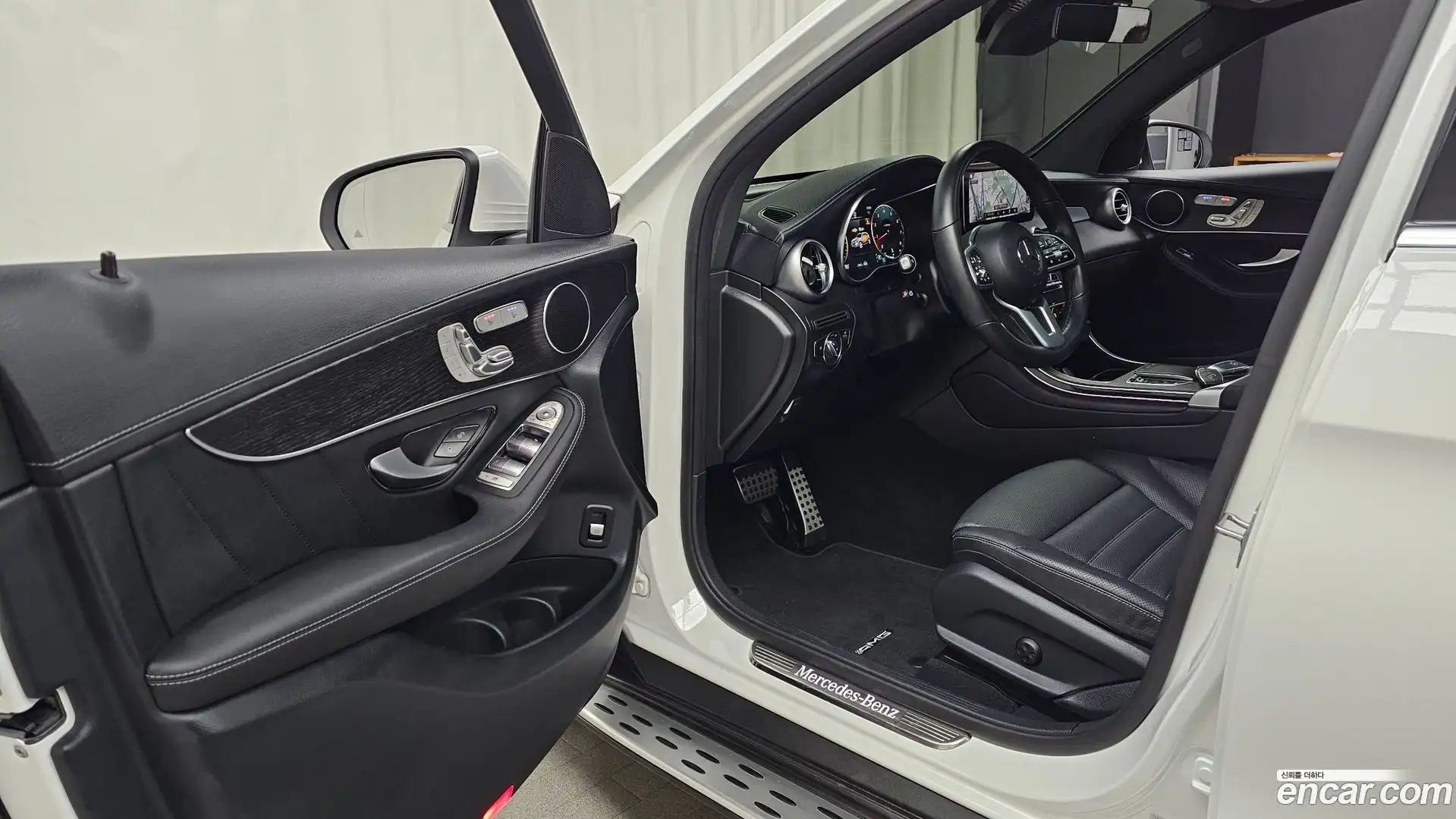 GLC-Class Mercedes-Benz 2022.7-INNER-010